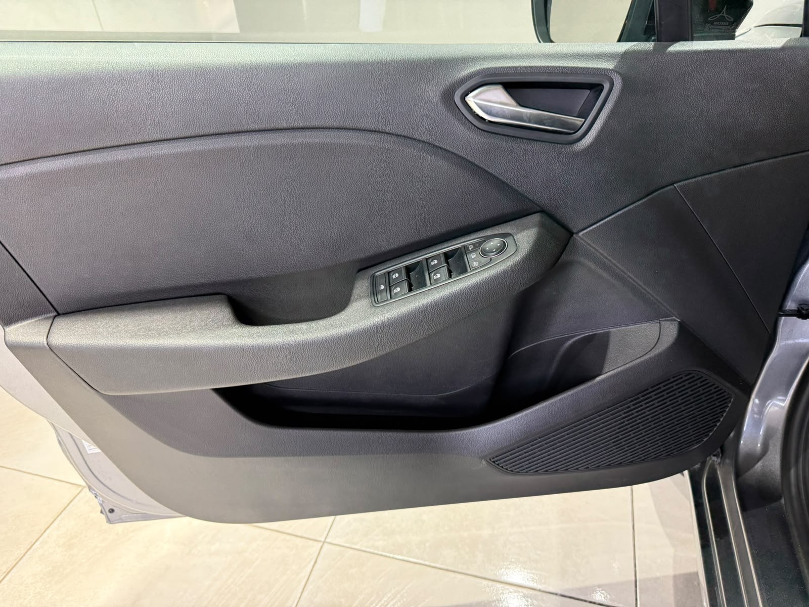 2025 Benzin Otomatik Renault Clio Gri Gürel Tasarım Aksesuar Otomotiv San. Tic. Ltd. Şti.