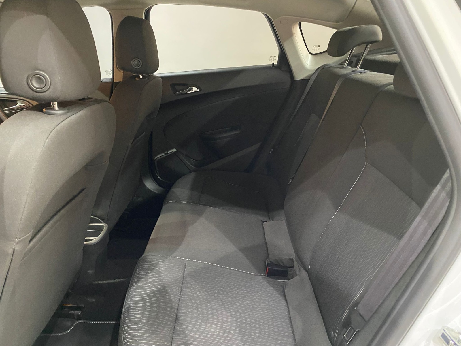 2018 Benzin Manuel Opel Astra Beyaz Gürel Tasarım Aksesuar Otomotiv San. Tic. Ltd. Şti.