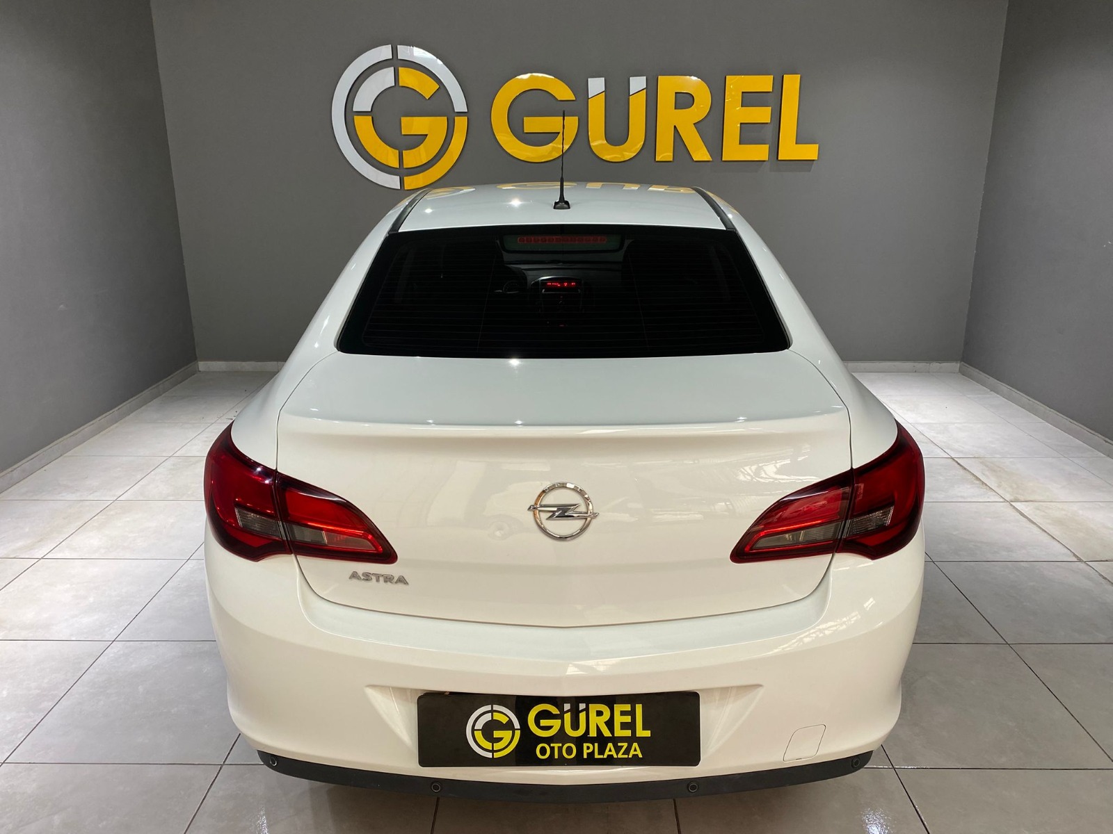2018 Benzin Manuel Opel Astra Beyaz Gürel Tasarım Aksesuar Otomotiv San. Tic. Ltd. Şti.