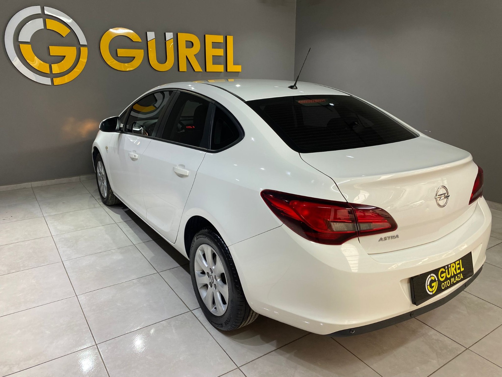 2018 Benzin Manuel Opel Astra Beyaz Gürel Tasarım Aksesuar Otomotiv San. Tic. Ltd. Şti.