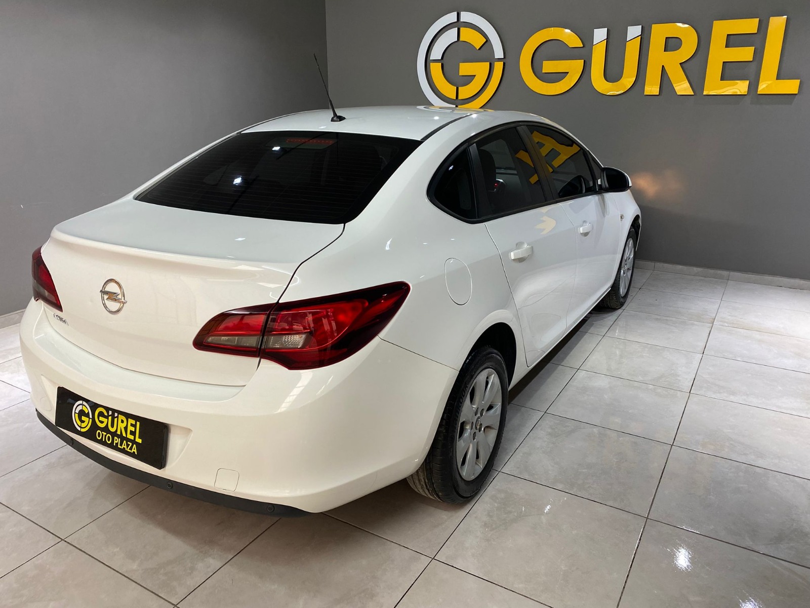 2018 Benzin Manuel Opel Astra Beyaz Gürel Tasarım Aksesuar Otomotiv San. Tic. Ltd. Şti.