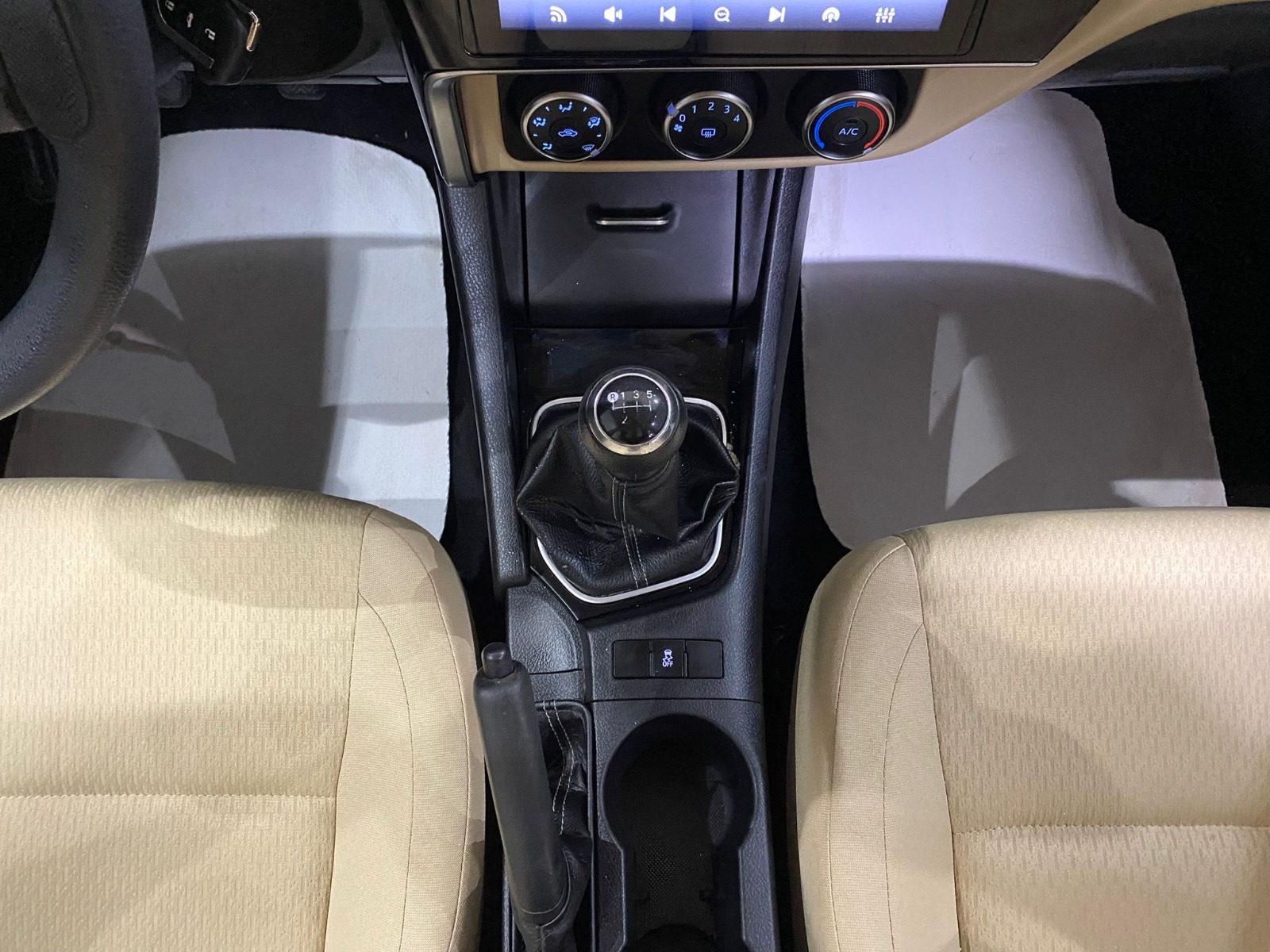 2016 Benzin Manuel Toyota Corolla Beyaz Gürel Tasarım Aksesuar Otomotiv San. Tic. Ltd. Şti.