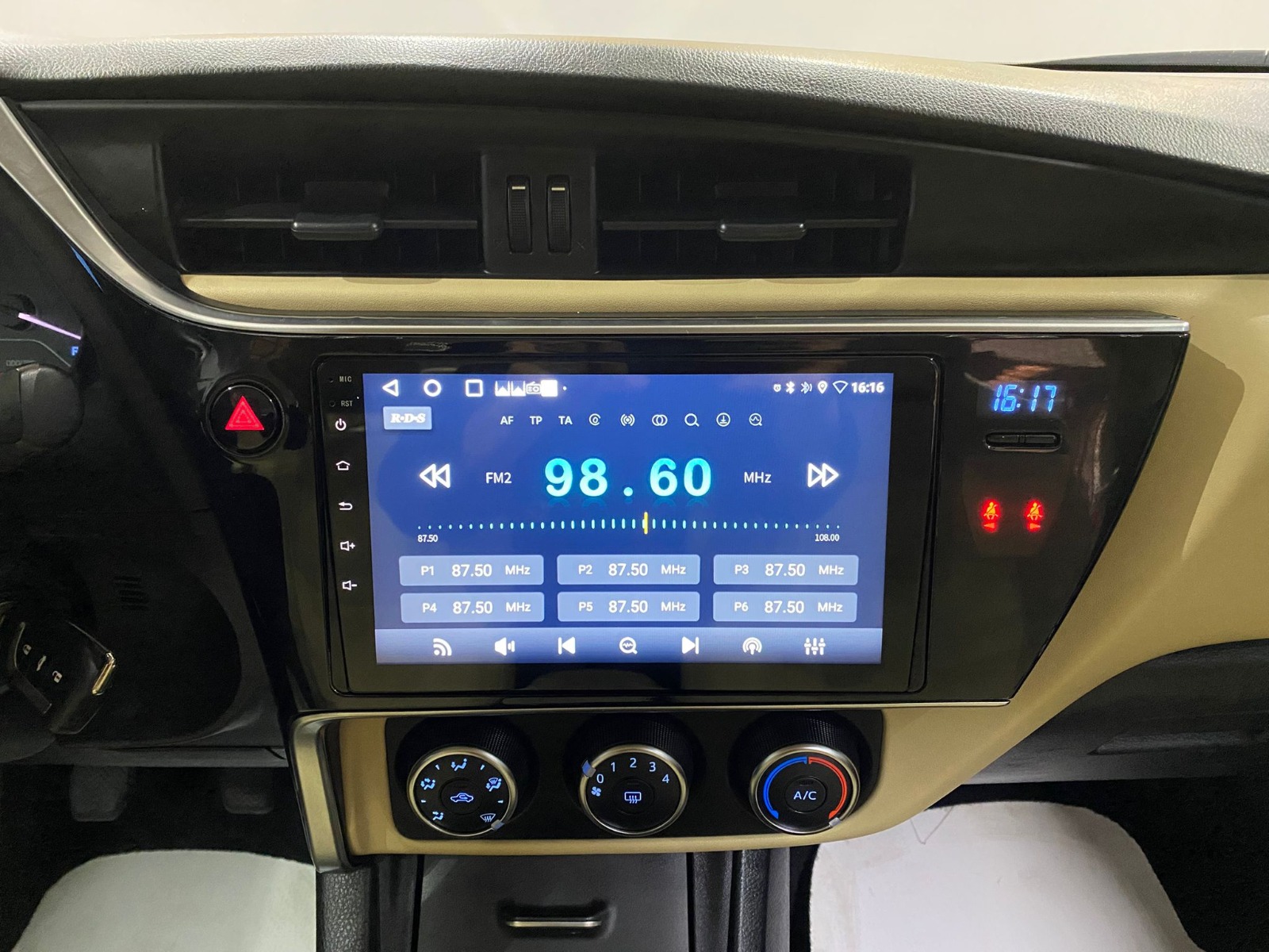 2016 Benzin Manuel Toyota Corolla Beyaz Gürel Tasarım Aksesuar Otomotiv San. Tic. Ltd. Şti.