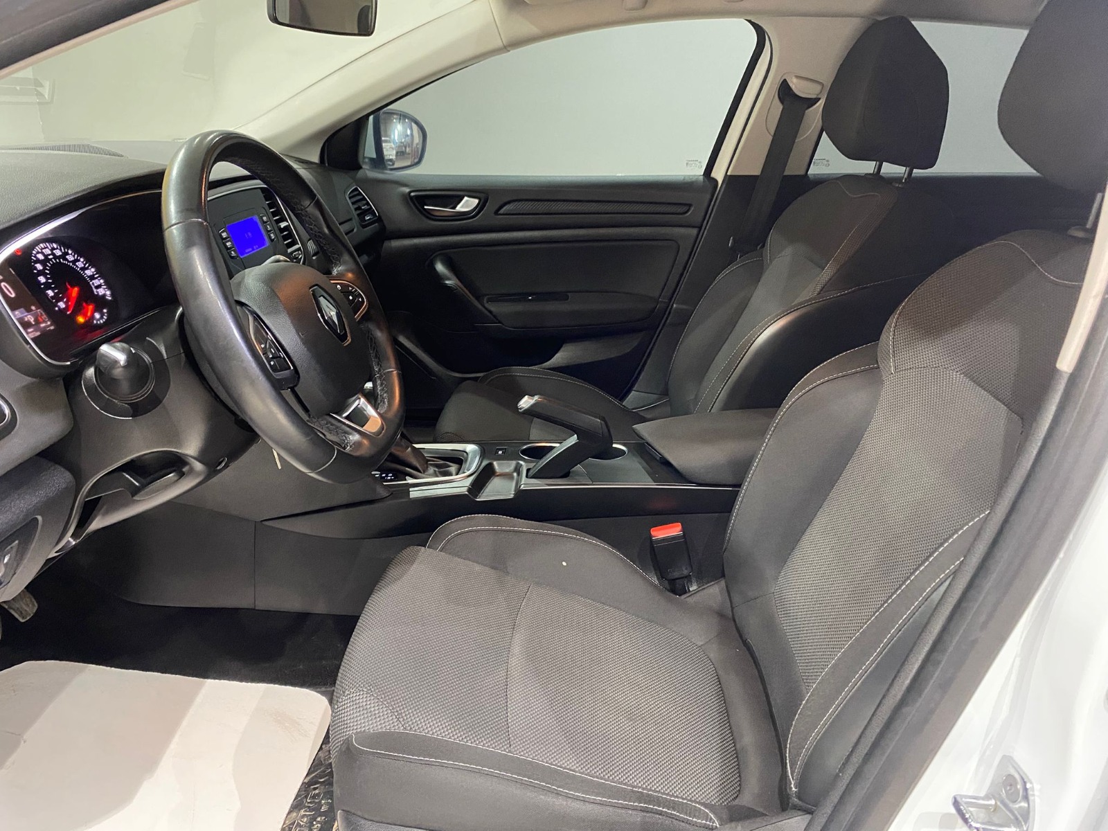 2021 Dizel Otomatik Renault Megane Beyaz Gürel Tasarım Aksesuar Otomotiv San. Tic. Ltd. Şti.