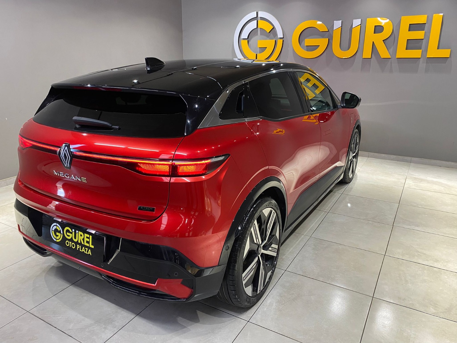 2024 Elektrik Otomatik Renault Megane E-Tech Kırmızı Gürel Tasarım Aksesuar Otomotiv San. Tic. Ltd. Şti.