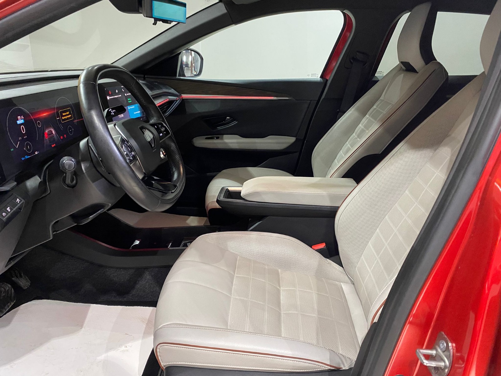 2024 Elektrik Otomatik Renault Megane E-Tech Kırmızı Gürel Tasarım Aksesuar Otomotiv San. Tic. Ltd. Şti.