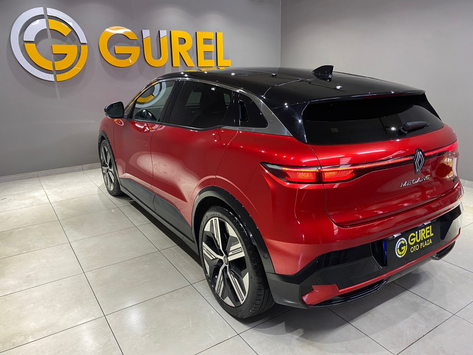2024 Elektrik Otomatik Renault Megane E-Tech Kırmızı Gürel Tasarım Aksesuar Otomotiv San. Tic. Ltd. Şti.