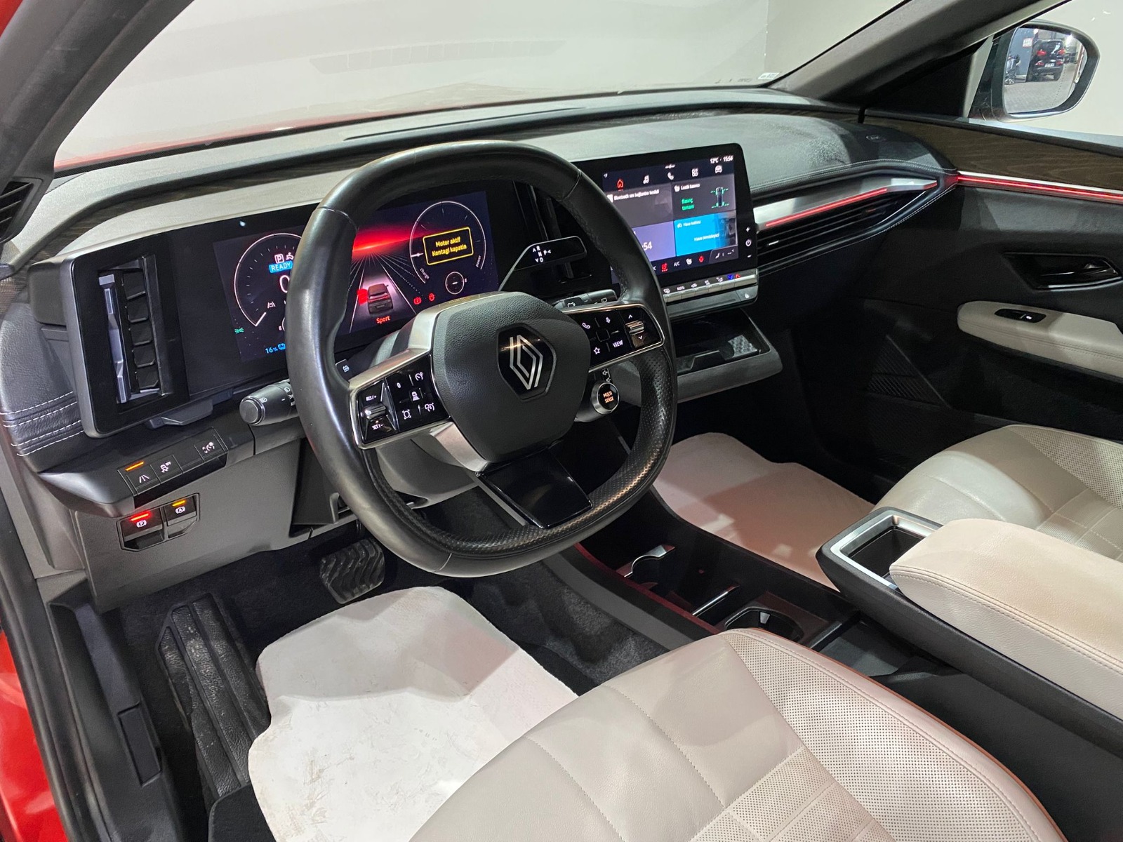 2024 Elektrik Otomatik Renault Megane E-Tech Kırmızı Gürel Tasarım Aksesuar Otomotiv San. Tic. Ltd. Şti.