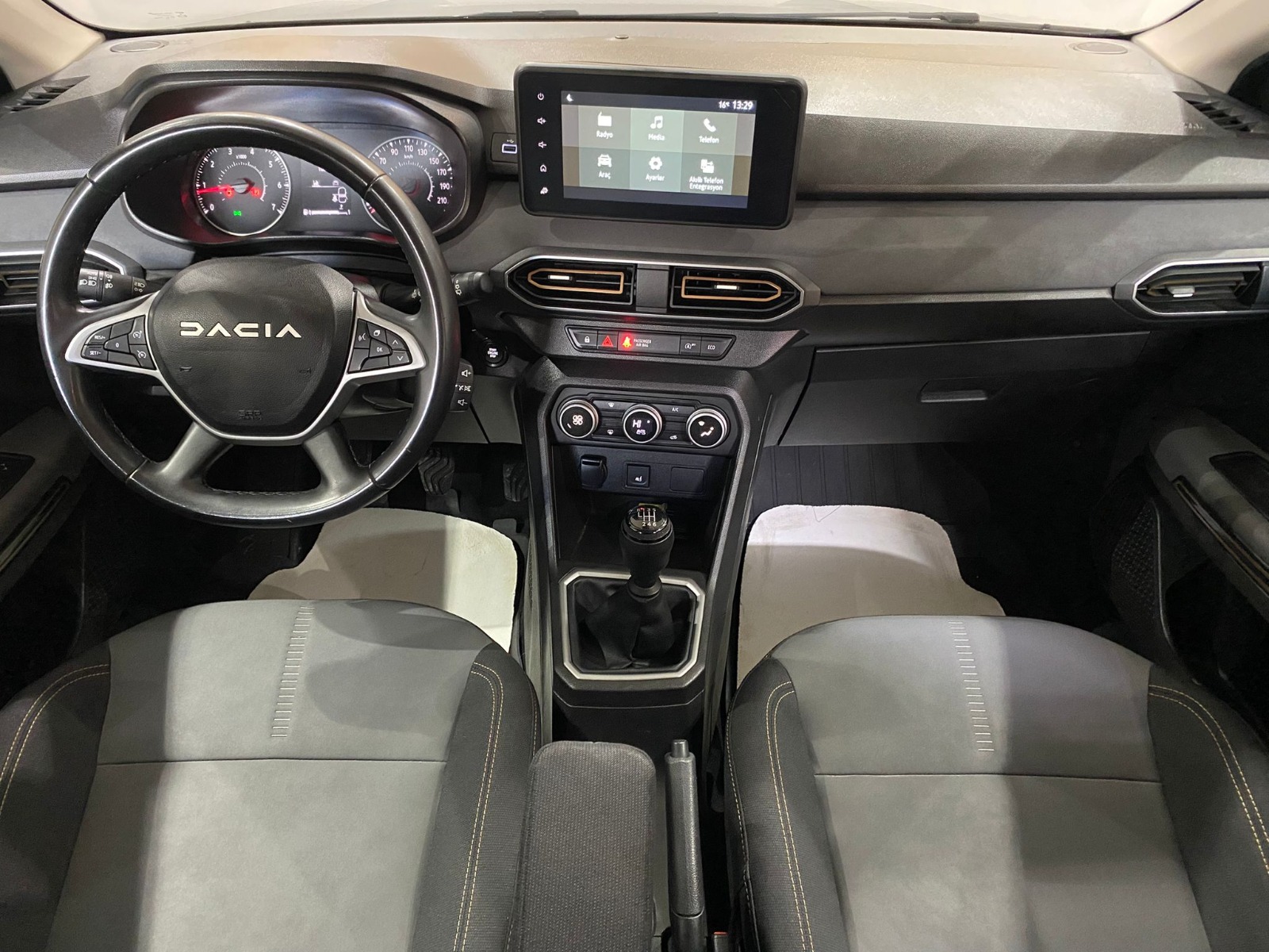 2023 Benzin Manuel Dacia Jogger Yeşil Gürel Tasarım Aksesuar Otomotiv San. Tic. Ltd. Şti.