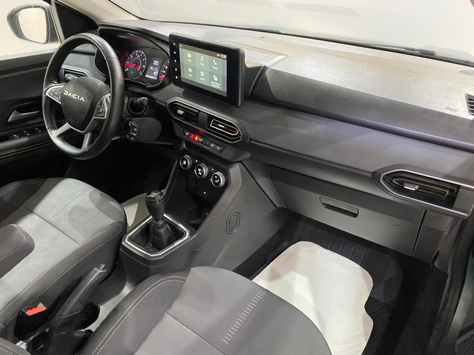 2023 Benzin Manuel Dacia Jogger Yeşil Gürel Tasarım Aksesuar Otomotiv San. Tic. Ltd. Şti.