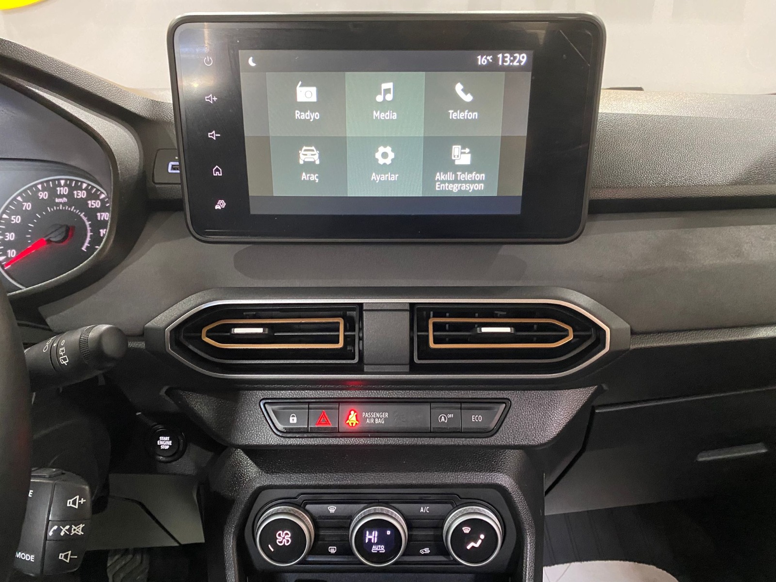 2023 Benzin Manuel Dacia Jogger Yeşil Gürel Tasarım Aksesuar Otomotiv San. Tic. Ltd. Şti.