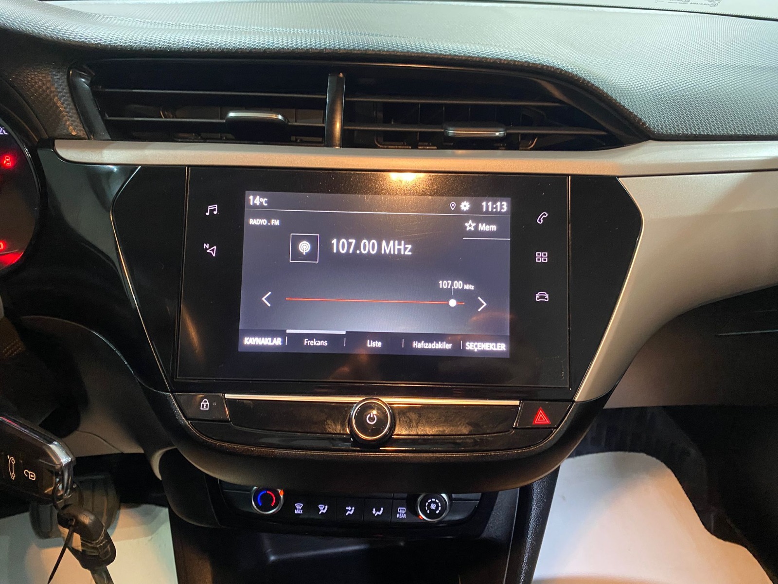 2023 Benzin Otomatik Opel Corsa Kırmızı Gürel Tasarım Aksesuar Otomotiv San. Tic. Ltd. Şti.