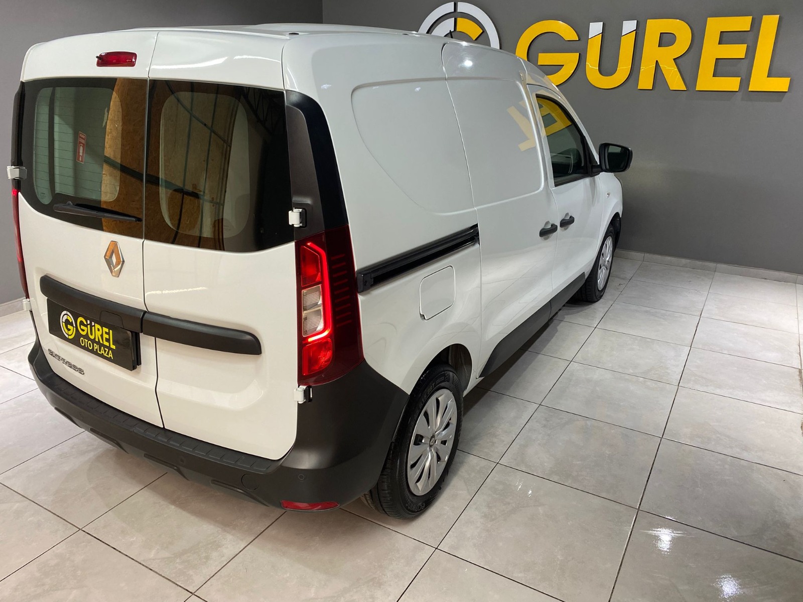 2024 Dizel Manuel Renault Express Beyaz Gürel Tasarım Aksesuar Otomotiv San. Tic. Ltd. Şti.
