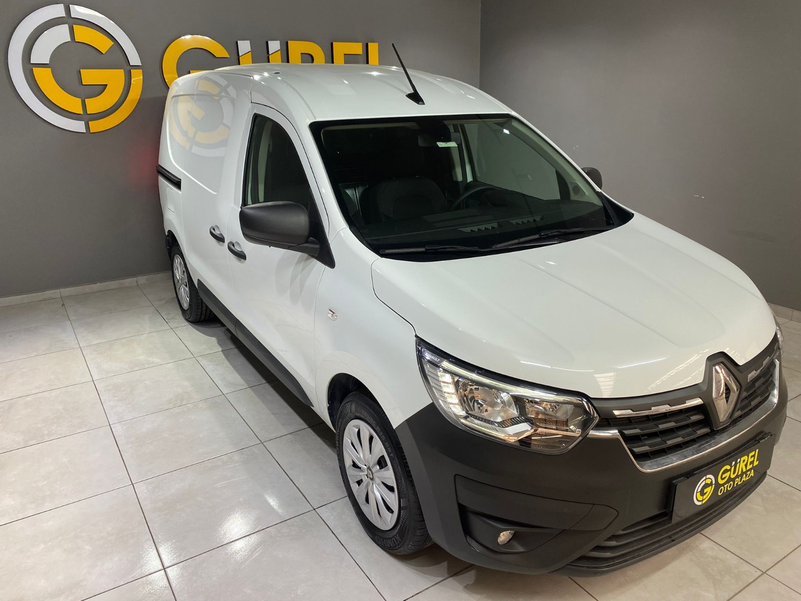 2024 Dizel Manuel Renault Express Beyaz Gürel Tasarım Aksesuar Otomotiv San. Tic. Ltd. Şti.