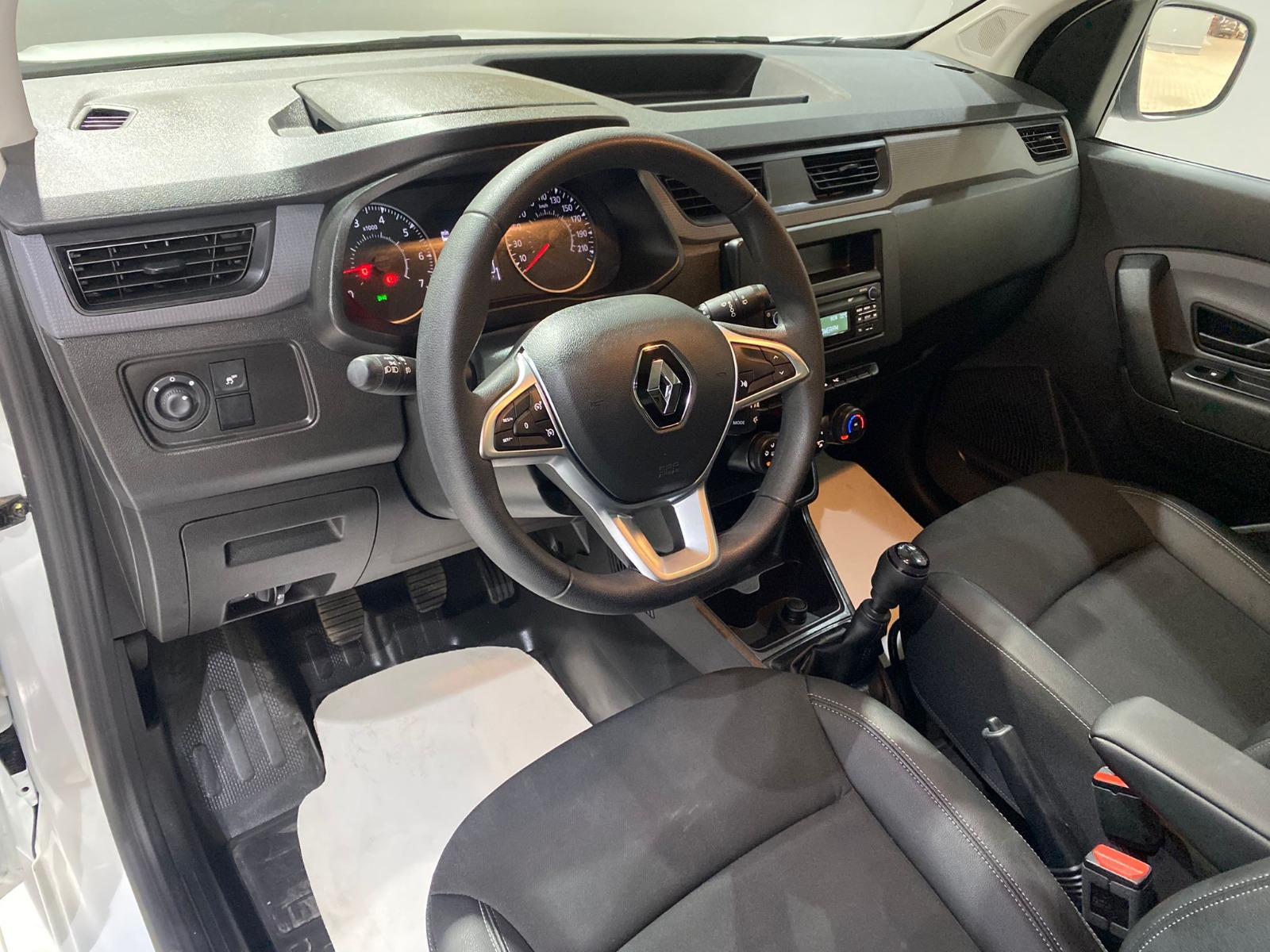 2024 Dizel Manuel Renault Express Beyaz Gürel Tasarım Aksesuar Otomotiv San. Tic. Ltd. Şti.