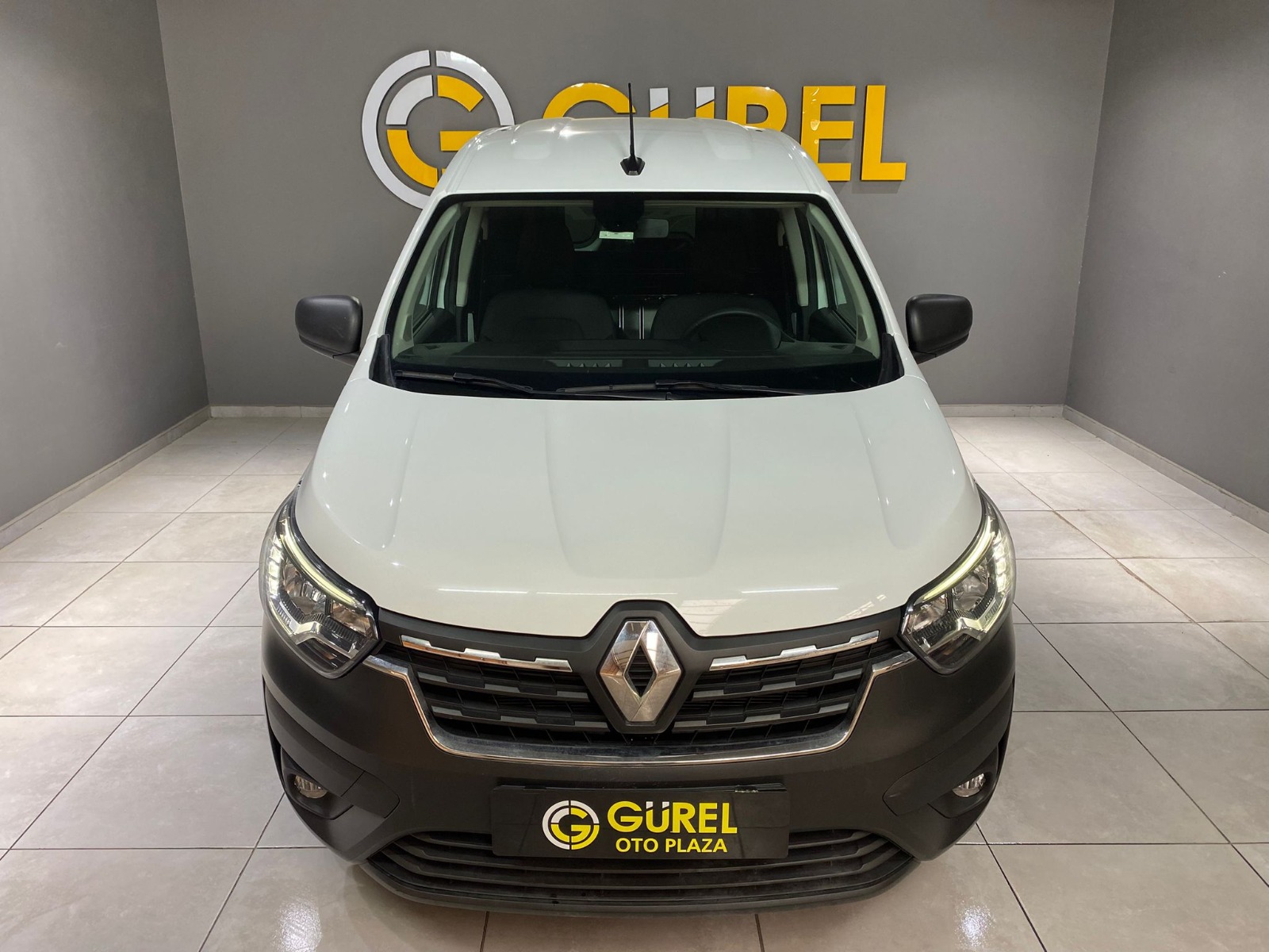 2024 Dizel Manuel Renault Express Beyaz Gürel Tasarım Aksesuar Otomotiv San. Tic. Ltd. Şti.
