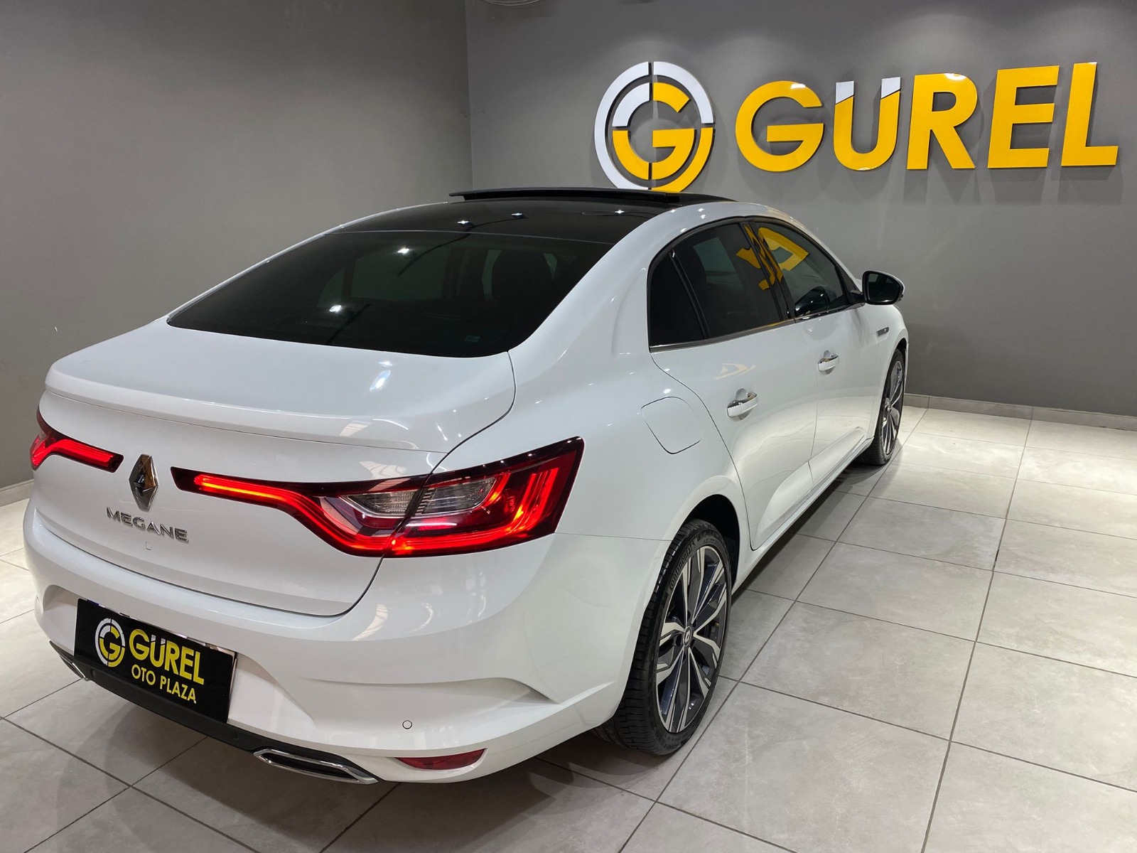 2025 Dizel Otomatik Renault Megane Beyaz Gürel Tasarım Aksesuar Otomotiv San. Tic. Ltd. Şti.