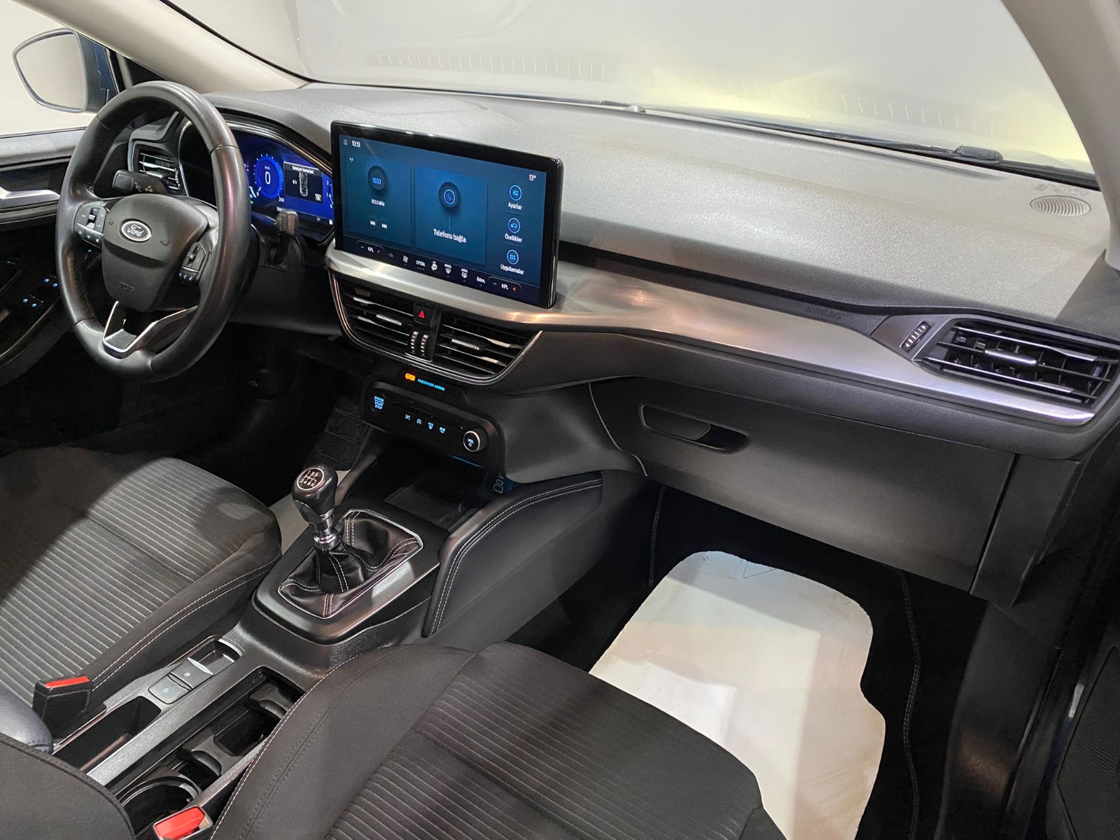 2023 Benzin Manuel Ford Focus Mavi Gürel Tasarım Aksesuar Otomotiv San. Tic. Ltd. Şti.