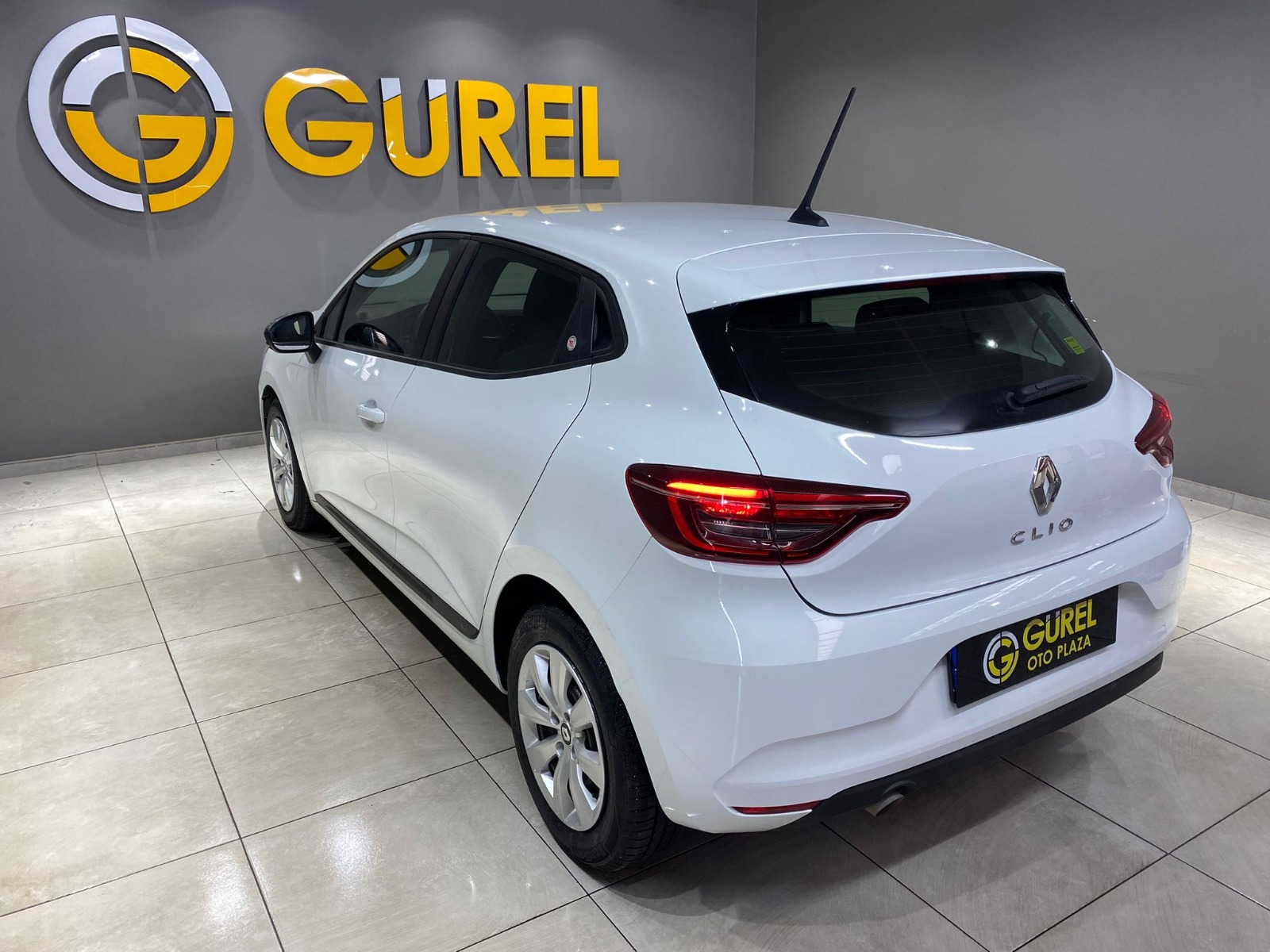 2022 Benzin Otomatik Renault Clio Beyaz Gürel Tasarım Aksesuar Otomotiv San. Tic. Ltd. Şti.