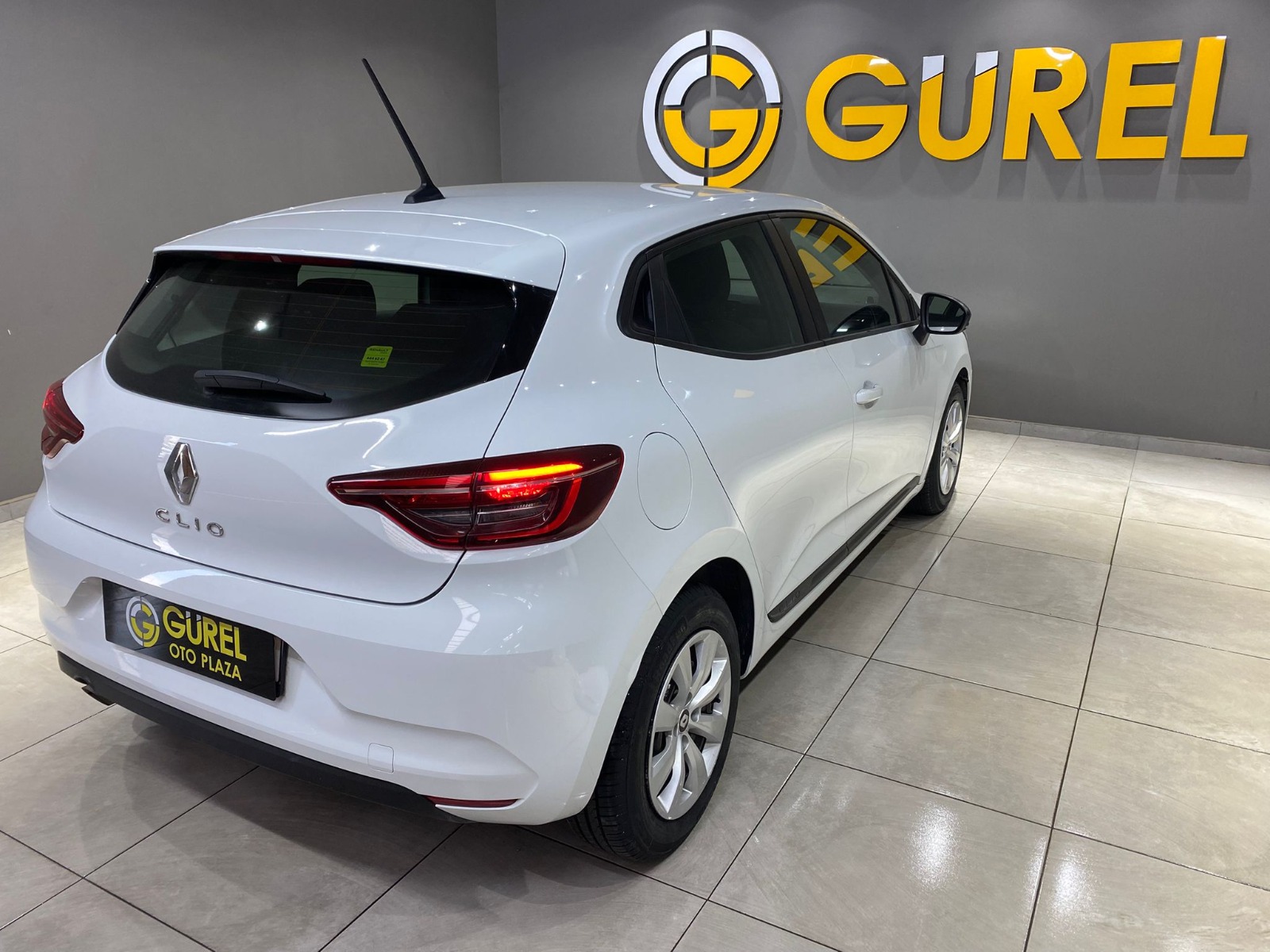 2022 Benzin Otomatik Renault Clio Beyaz Gürel Tasarım Aksesuar Otomotiv San. Tic. Ltd. Şti.