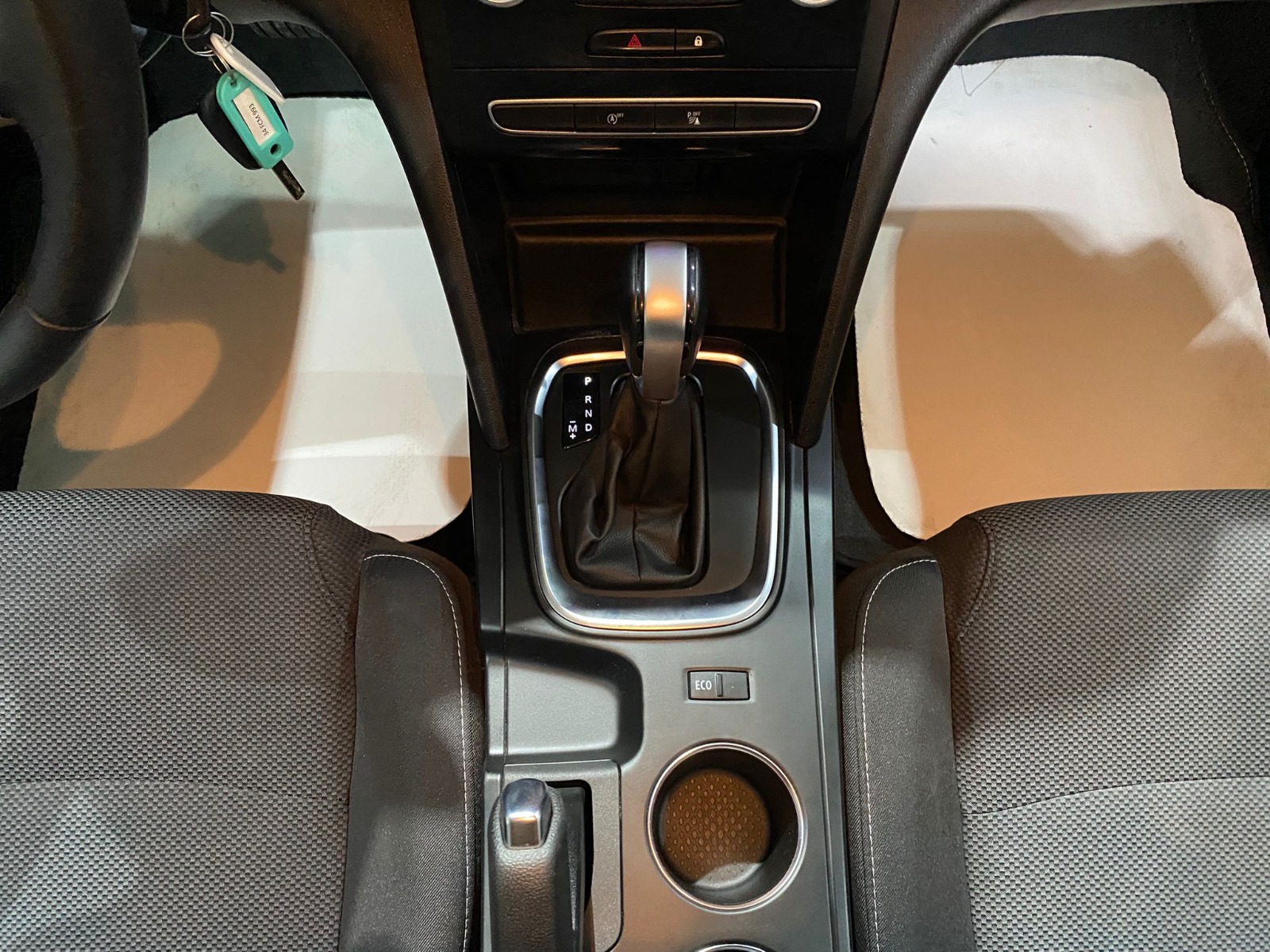 2022 Benzin Otomatik Renault Megane Beyaz Gürel Tasarım Aksesuar Otomotiv San. Tic. Ltd. Şti.