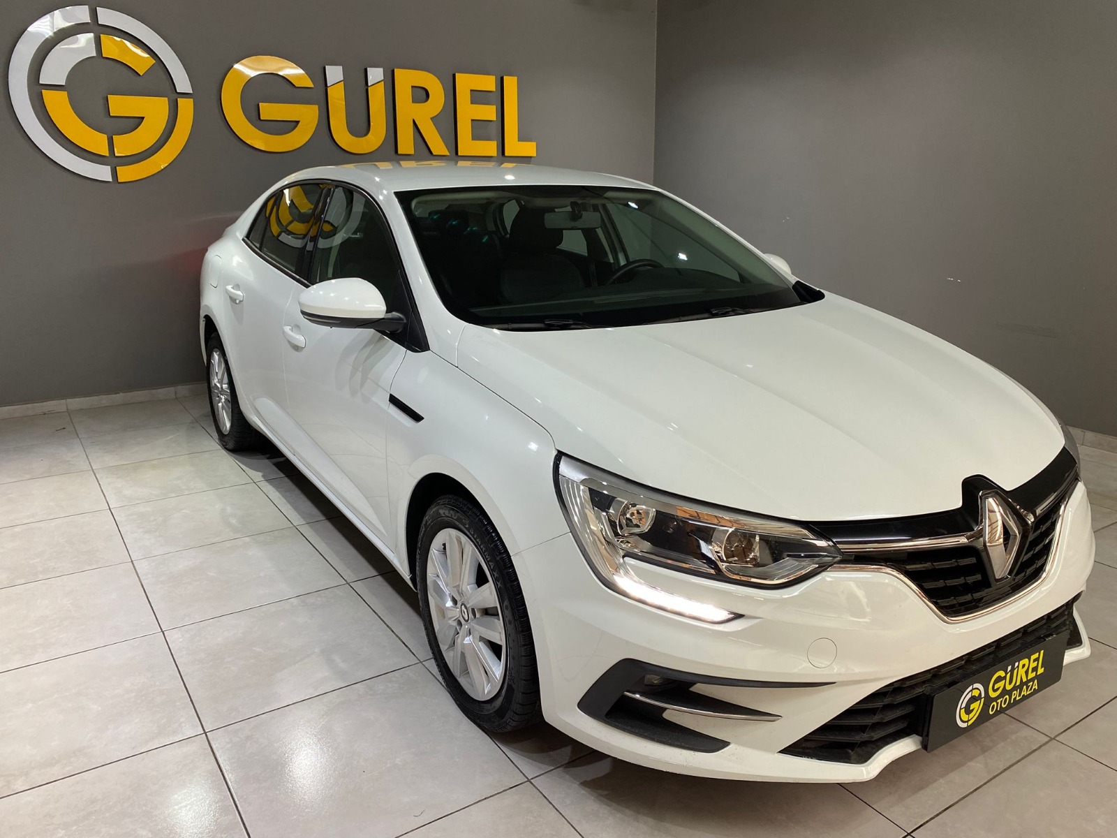 2022 Benzin Otomatik Renault Megane Beyaz Gürel Tasarım Aksesuar Otomotiv San. Tic. Ltd. Şti.