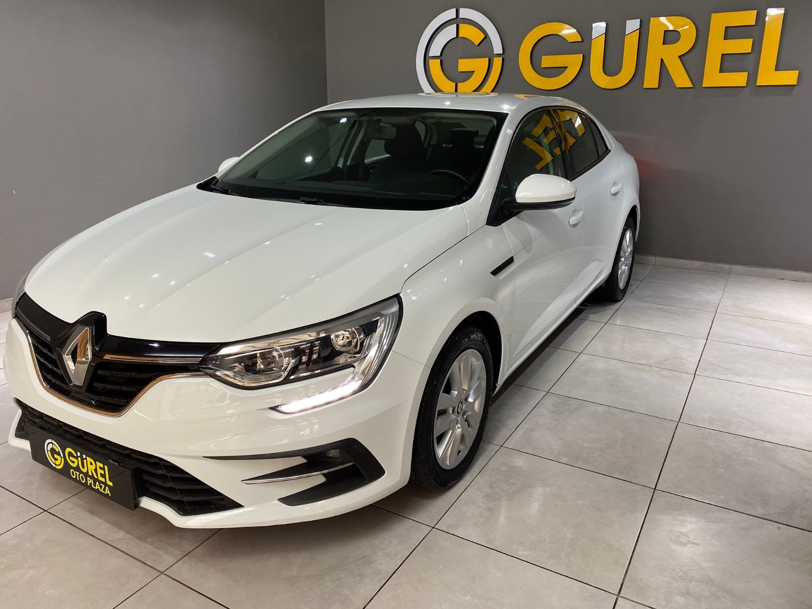 2022 Benzin Otomatik Renault Megane Beyaz Gürel Tasarım Aksesuar Otomotiv San. Tic. Ltd. Şti.