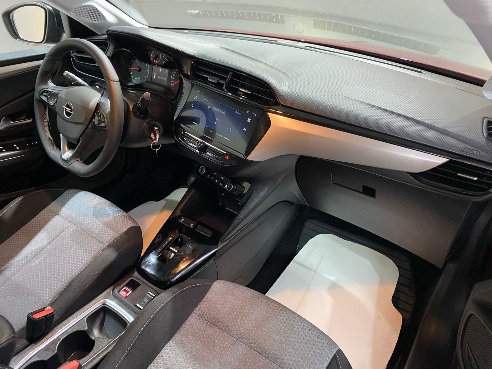 2024 Benzin Otomatik Opel Corsa Kırmızı Gürel Tasarım Aksesuar Otomotiv San. Tic. Ltd. Şti.