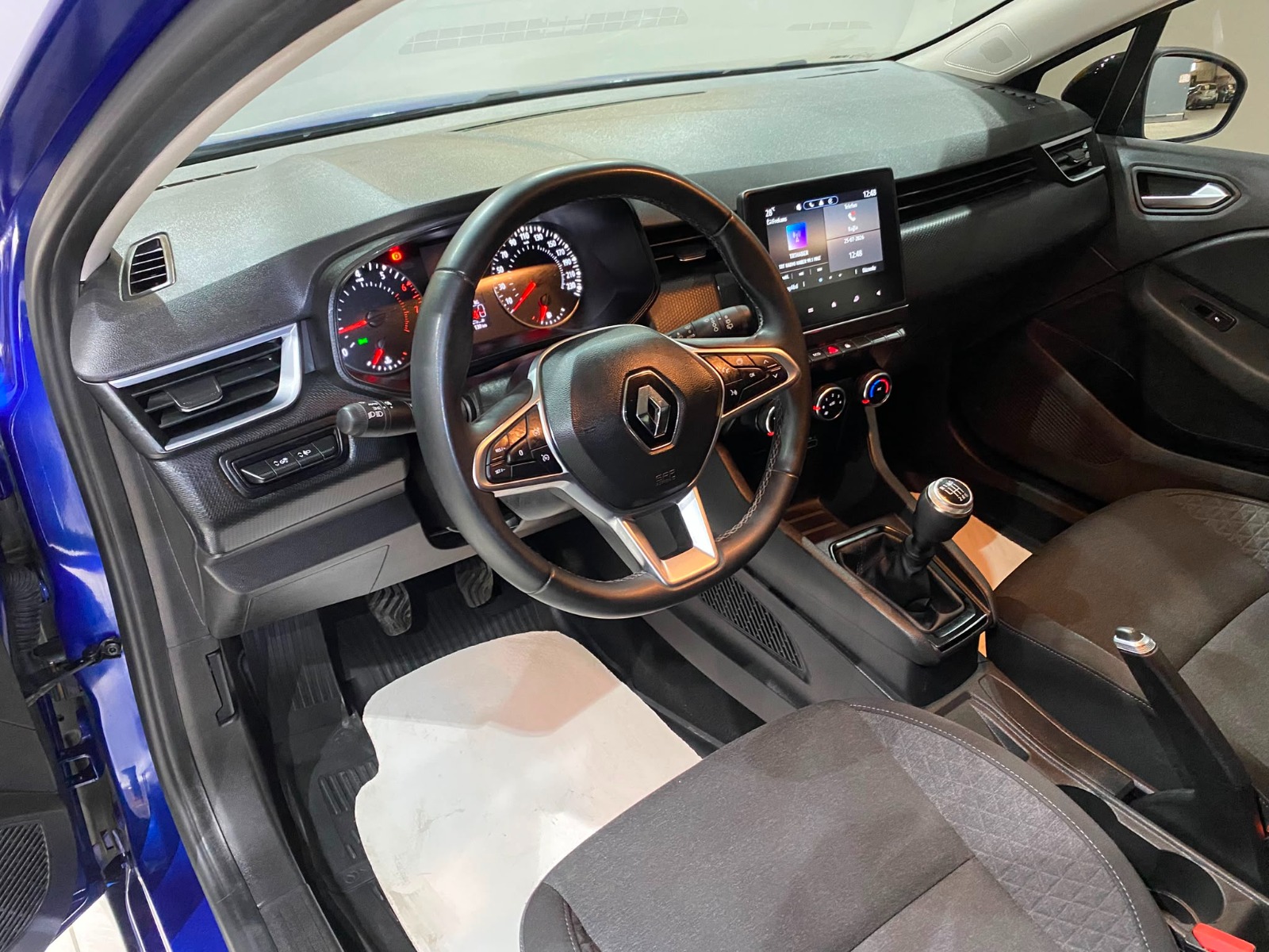 2023 Benzin Manuel Renault Clio Mavi Gürel Tasarım Aksesuar Otomotiv San. Tic. Ltd. Şti.