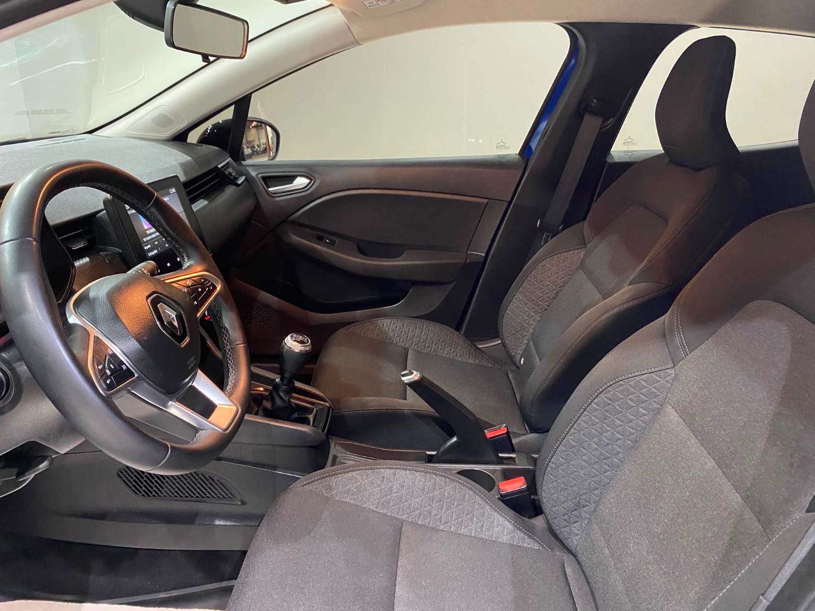 2023 Benzin Manuel Renault Clio Mavi Gürel Tasarım Aksesuar Otomotiv San. Tic. Ltd. Şti.