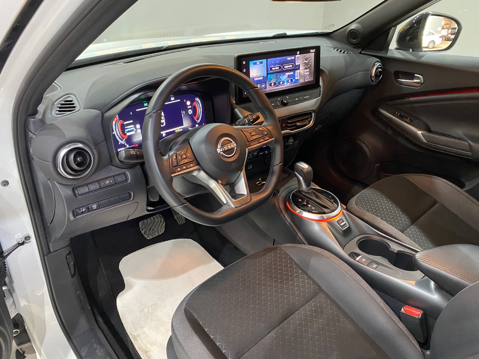 2024 Benzin Otomatik Nissan Juke Beyaz Gürel Tasarım Aksesuar Otomotiv San. Tic. Ltd. Şti.
