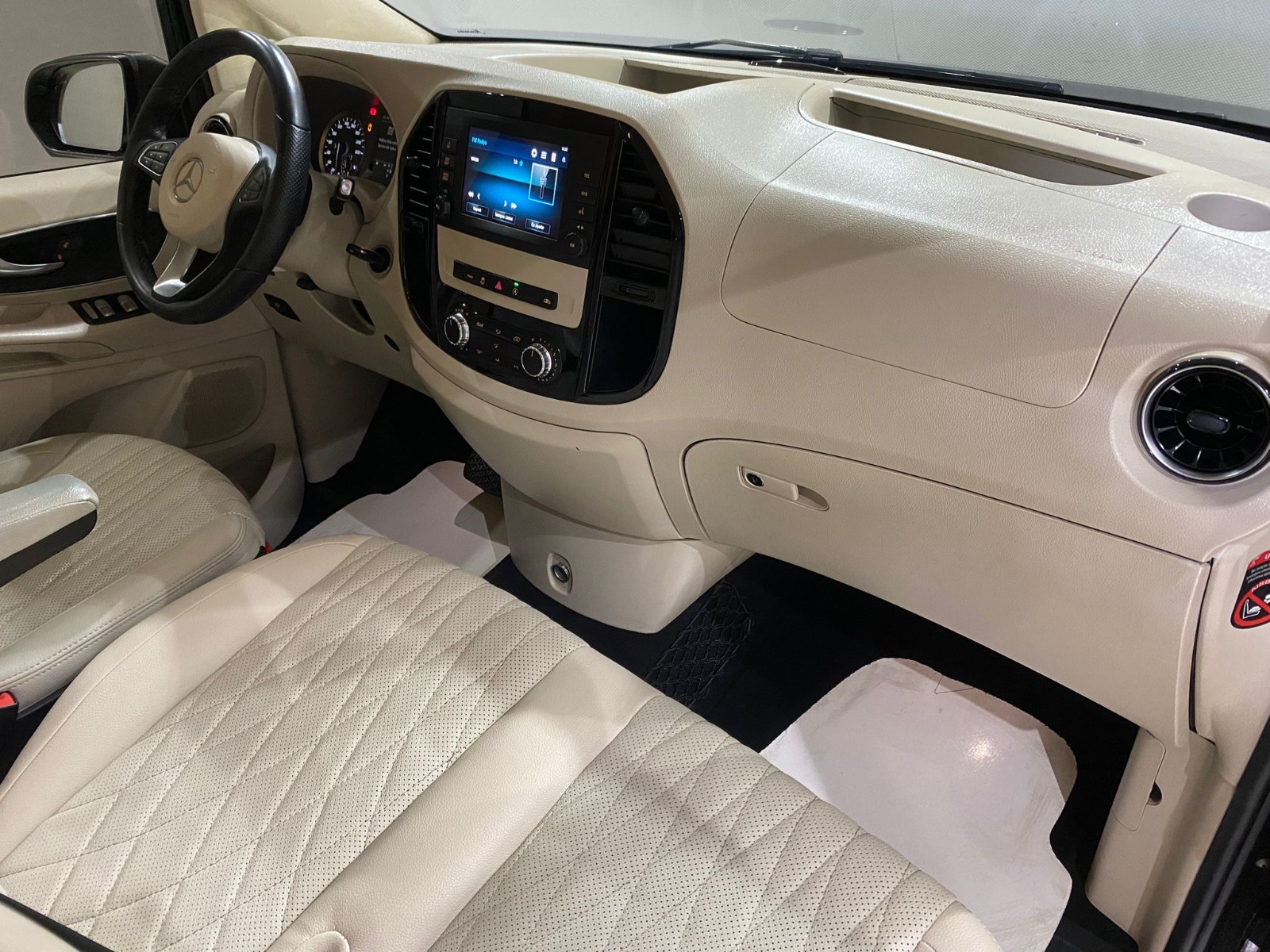 2024 Dizel Otomatik Mercedes-Benz Vito Tourer Siyah Gürel Tasarım Aksesuar Otomotiv San. Tic. Ltd. Şti.