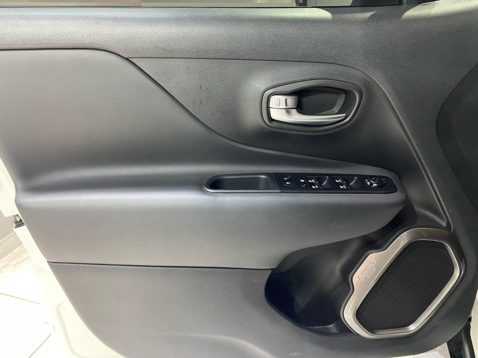 2022 Benzin Otomatik Jeep Renegade Beyaz Gürel Tasarım Aksesuar Otomotiv San. Tic. Ltd. Şti.