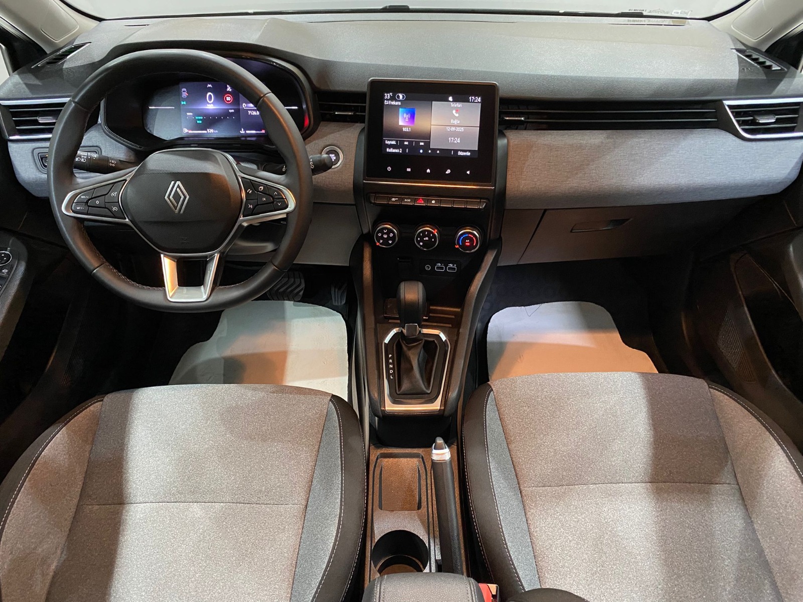 2024 Benzin Otomatik Renault Clio Gri Gürel Tasarım Aksesuar Otomotiv San. Tic. Ltd. Şti.