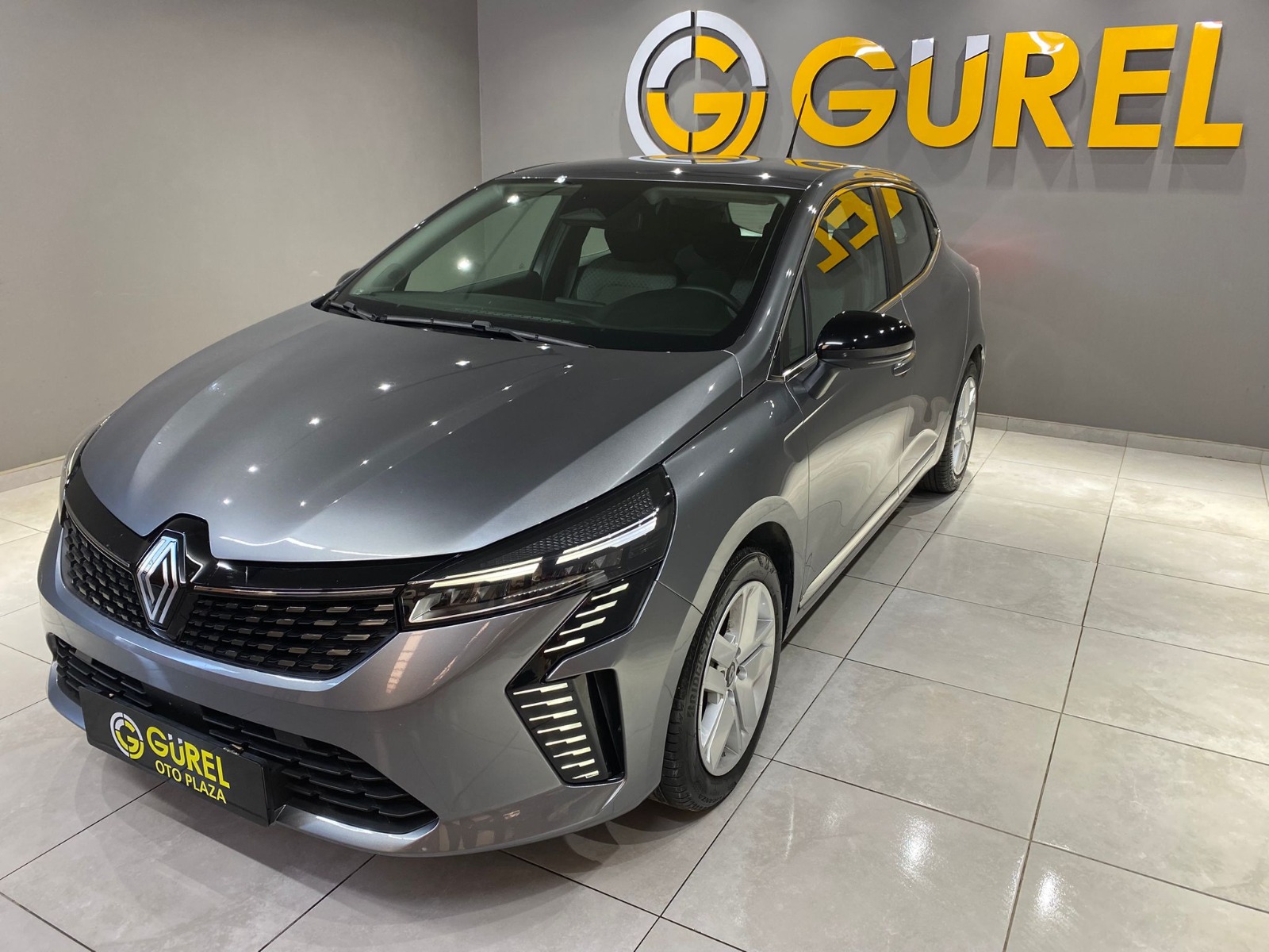 2024 Benzin Otomatik Renault Clio Gri Gürel Tasarım Aksesuar Otomotiv San. Tic. Ltd. Şti.