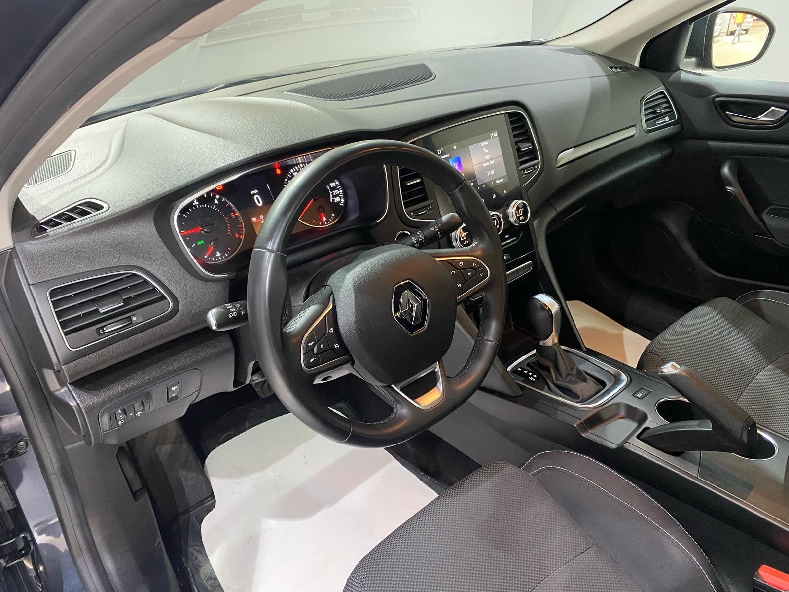 2022 Dizel Otomatik Renault Megane Gri Gürel Tasarım Aksesuar Otomotiv San. Tic. Ltd. Şti.