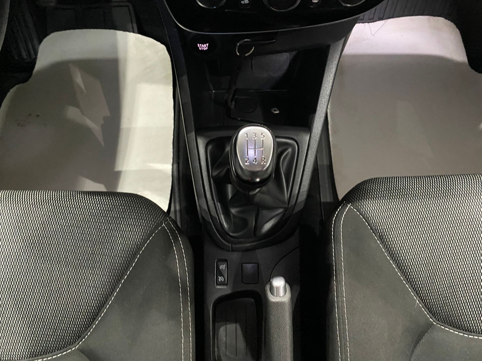 2019 Benzin Manuel Renault Clio Gri Gürel Tasarım Aksesuar Otomotiv San. Tic. Ltd. Şti.