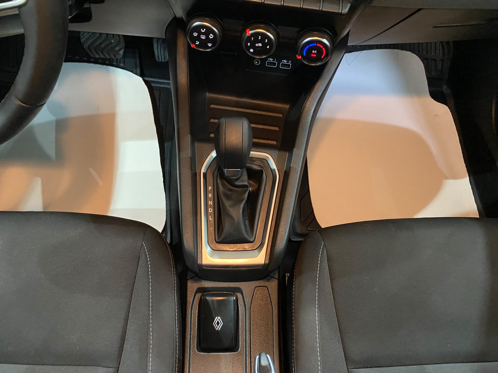 2026 Benzin Otomatik Renault Clio Gri Gürel Tasarım Aksesuar Otomotiv San. Tic. Ltd. Şti.