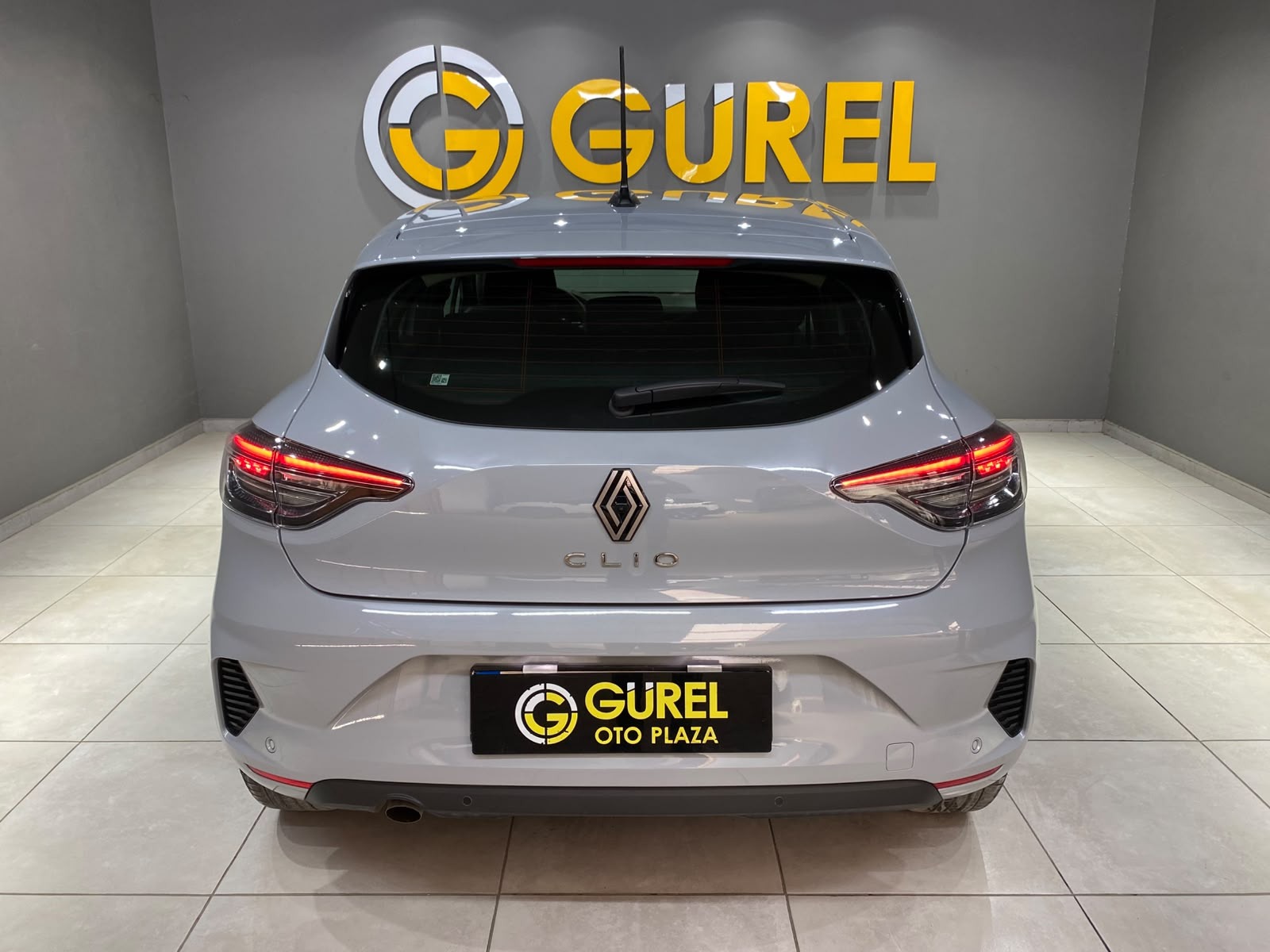 2026 Benzin Otomatik Renault Clio Gri Gürel Tasarım Aksesuar Otomotiv San. Tic. Ltd. Şti.