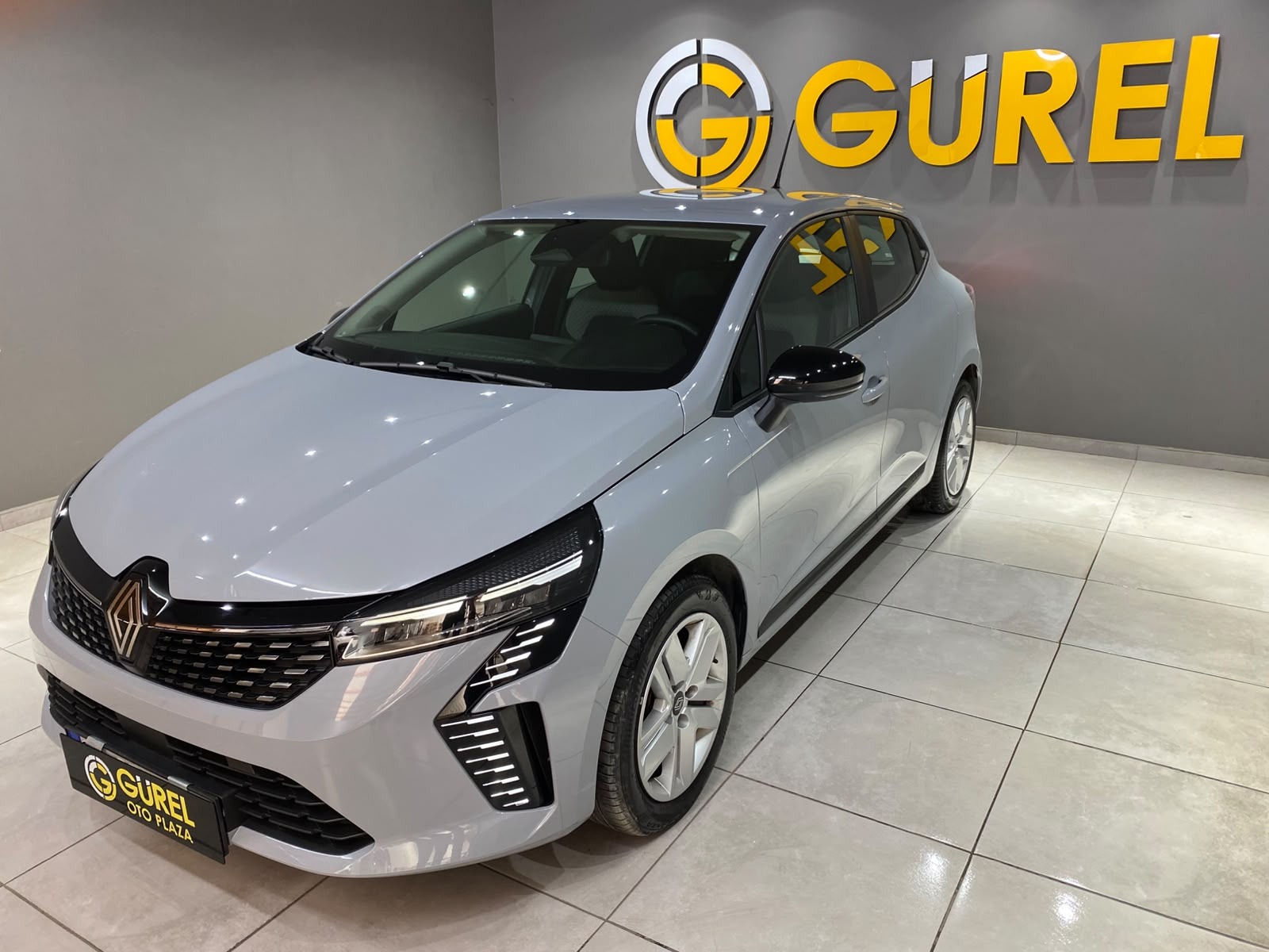2026 Benzin Otomatik Renault Clio Gri Gürel Tasarım Aksesuar Otomotiv San. Tic. Ltd. Şti.