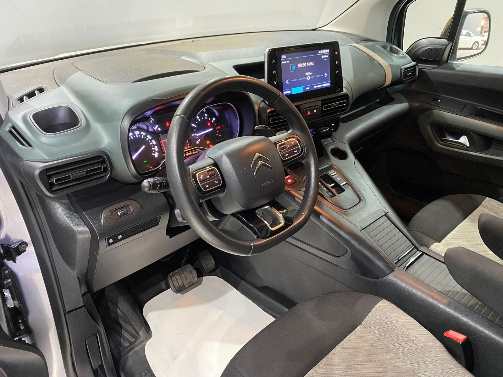 2024 Dizel Otomatik Citroen Berlingo Gri Gürel Tasarım Aksesuar Otomotiv San. Tic. Ltd. Şti.