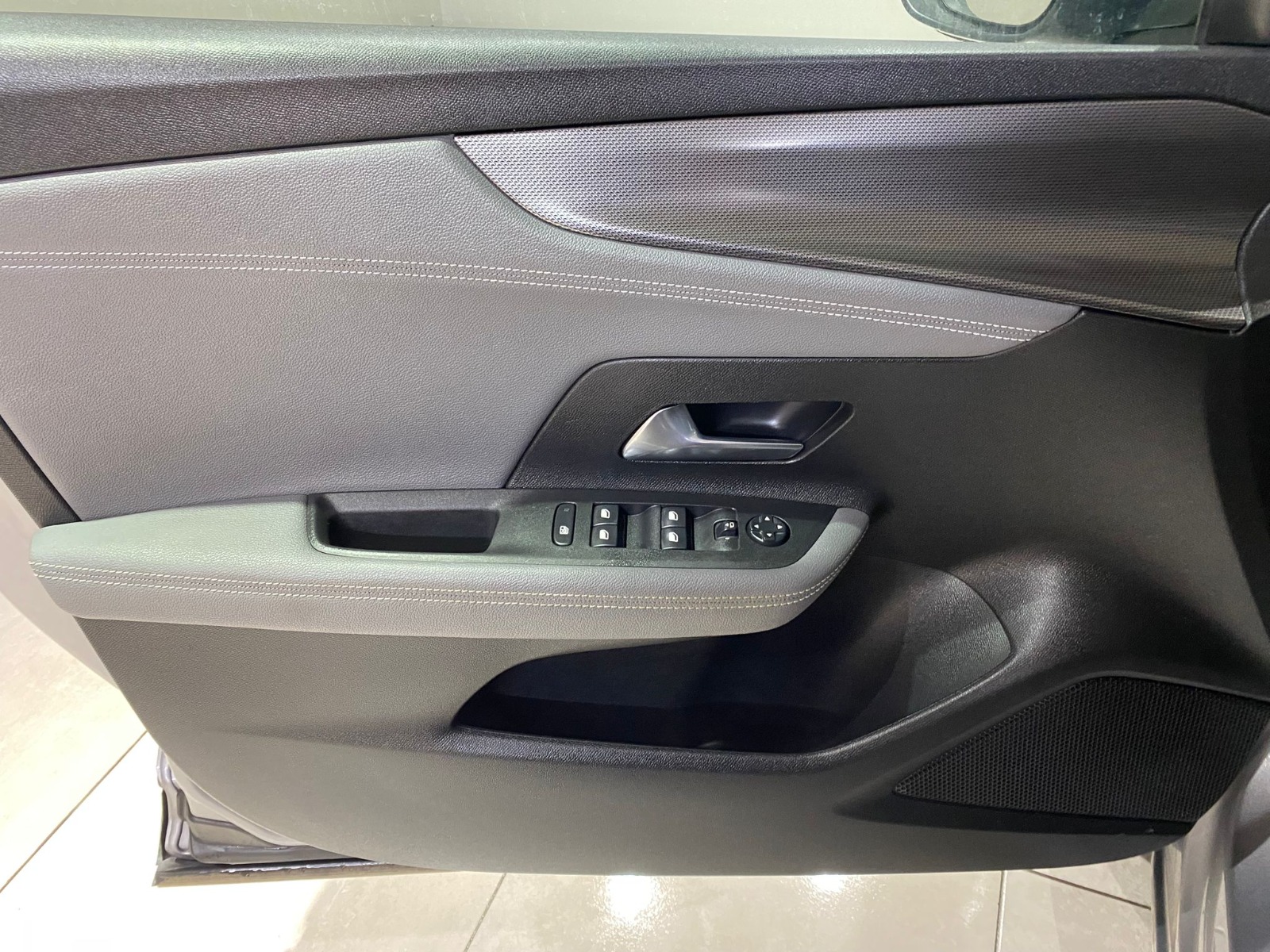 2024 Benzin Otomatik Opel Mokka Gri Gürel Tasarım Aksesuar Otomotiv San. Tic. Ltd. Şti.