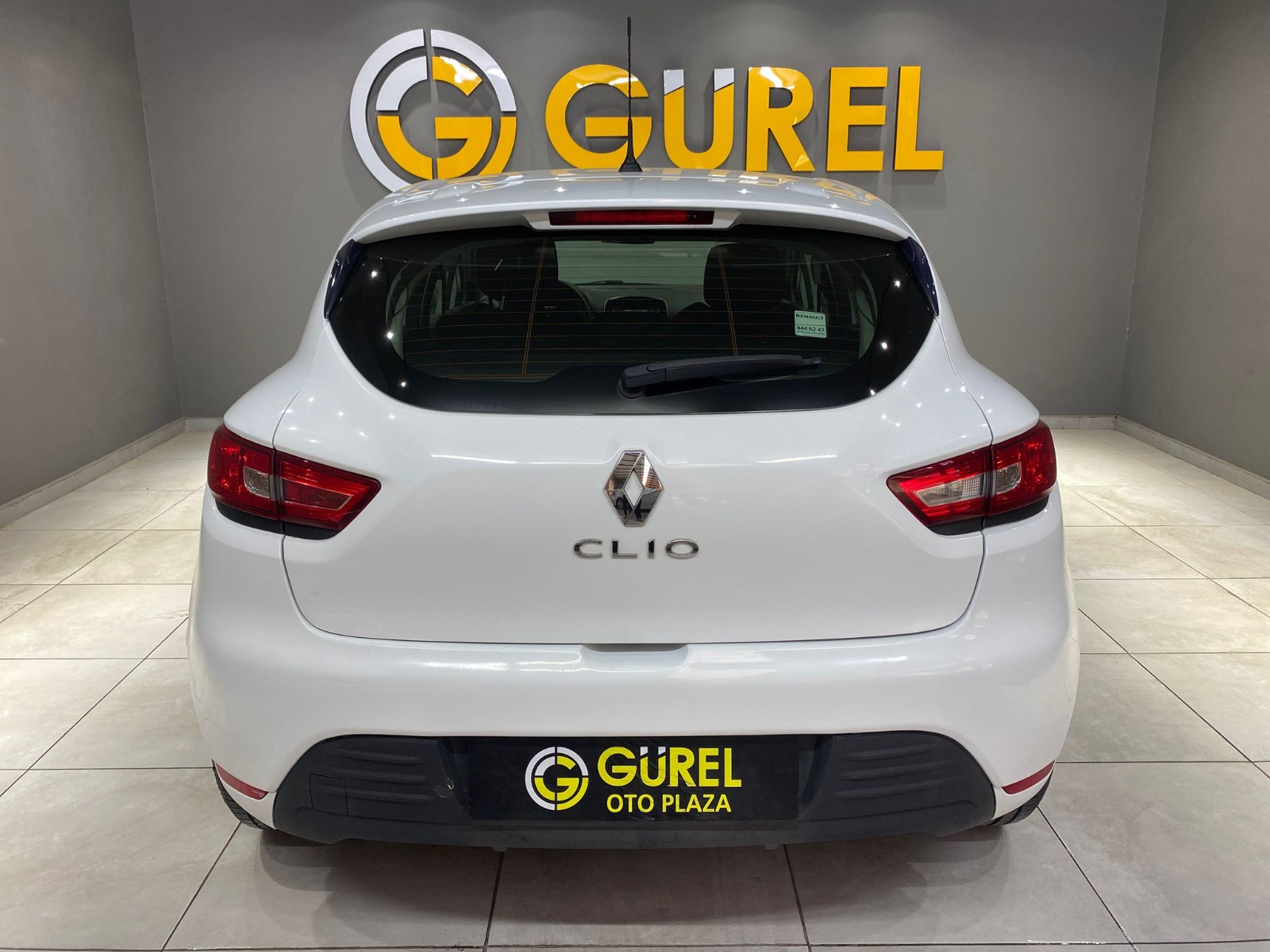 TaksitliOto.Net | 2.El Renault Clio Hatchback 0.9 TCe Touch | Manuel & Benzin | Beyaz | İzmir.2el 2020 Benzin Manuel Renault Clio Beyaz Gürel Tasarım Aksesuar Otomotiv San. Tic. Ltd. Şti.