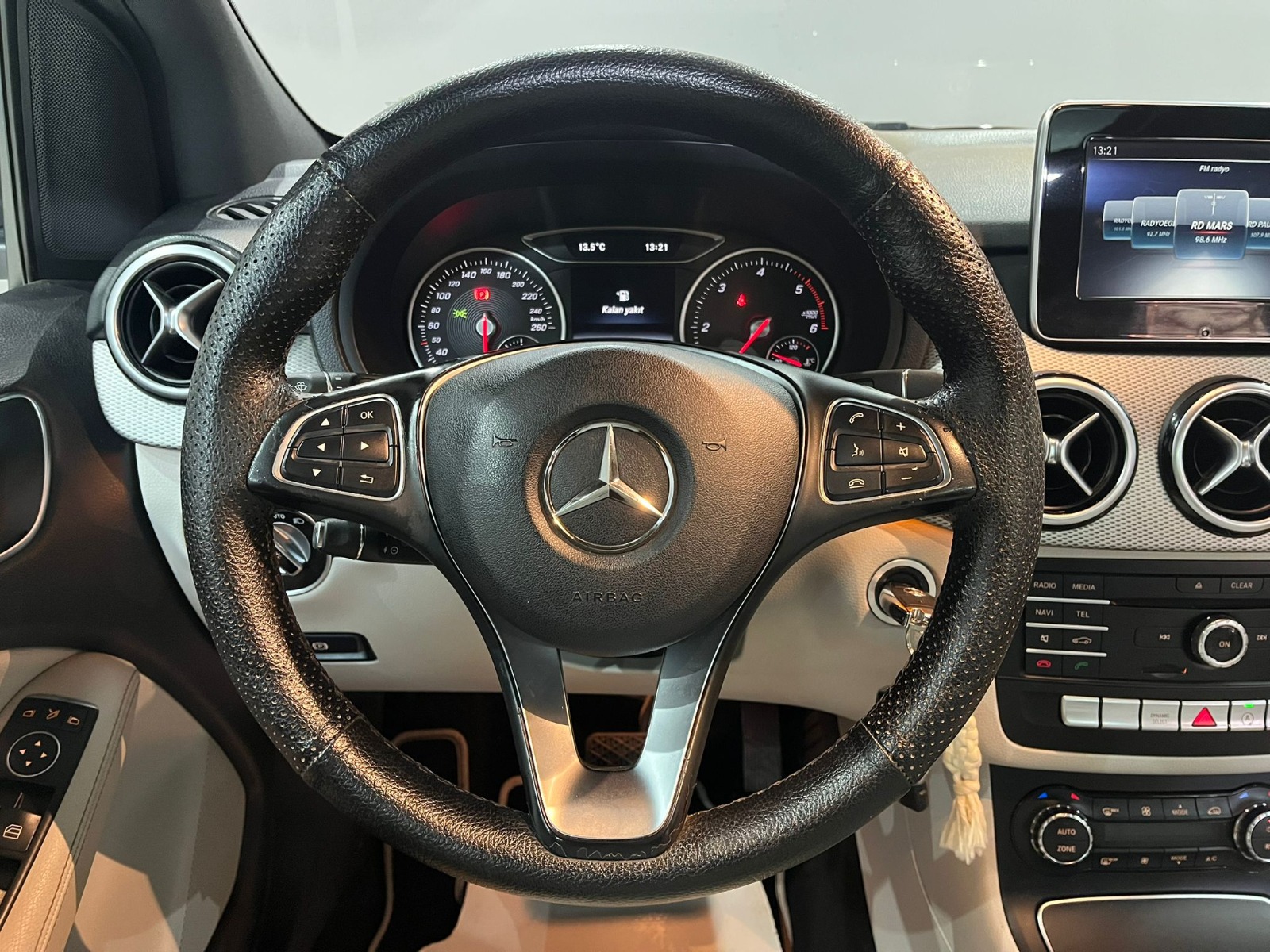 2016 Dizel Otomatik Mercedes-Benz B Serisi Gri Gürel Tasarım Aksesuar Otomotiv San. Tic. Ltd. Şti.