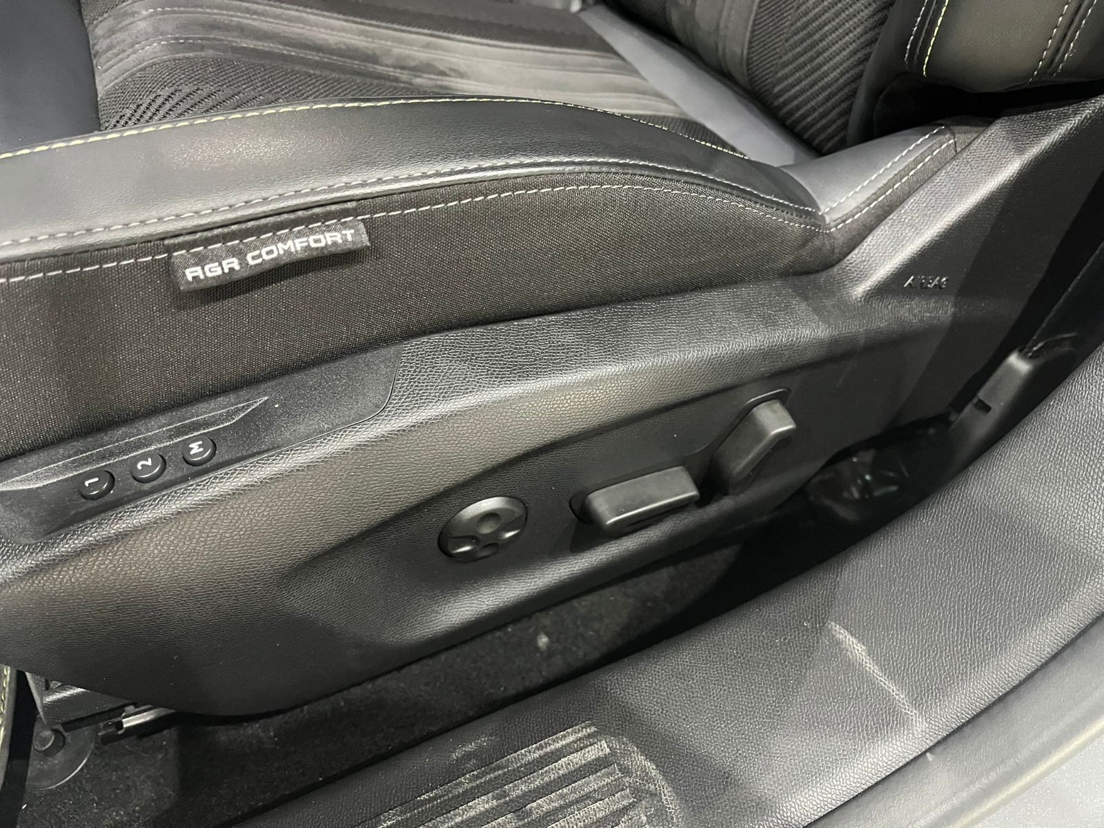 2023 Benzin Otomatik Peugeot 408 Gri Gürel Tasarım Aksesuar Otomotiv San. Tic. Ltd. Şti.