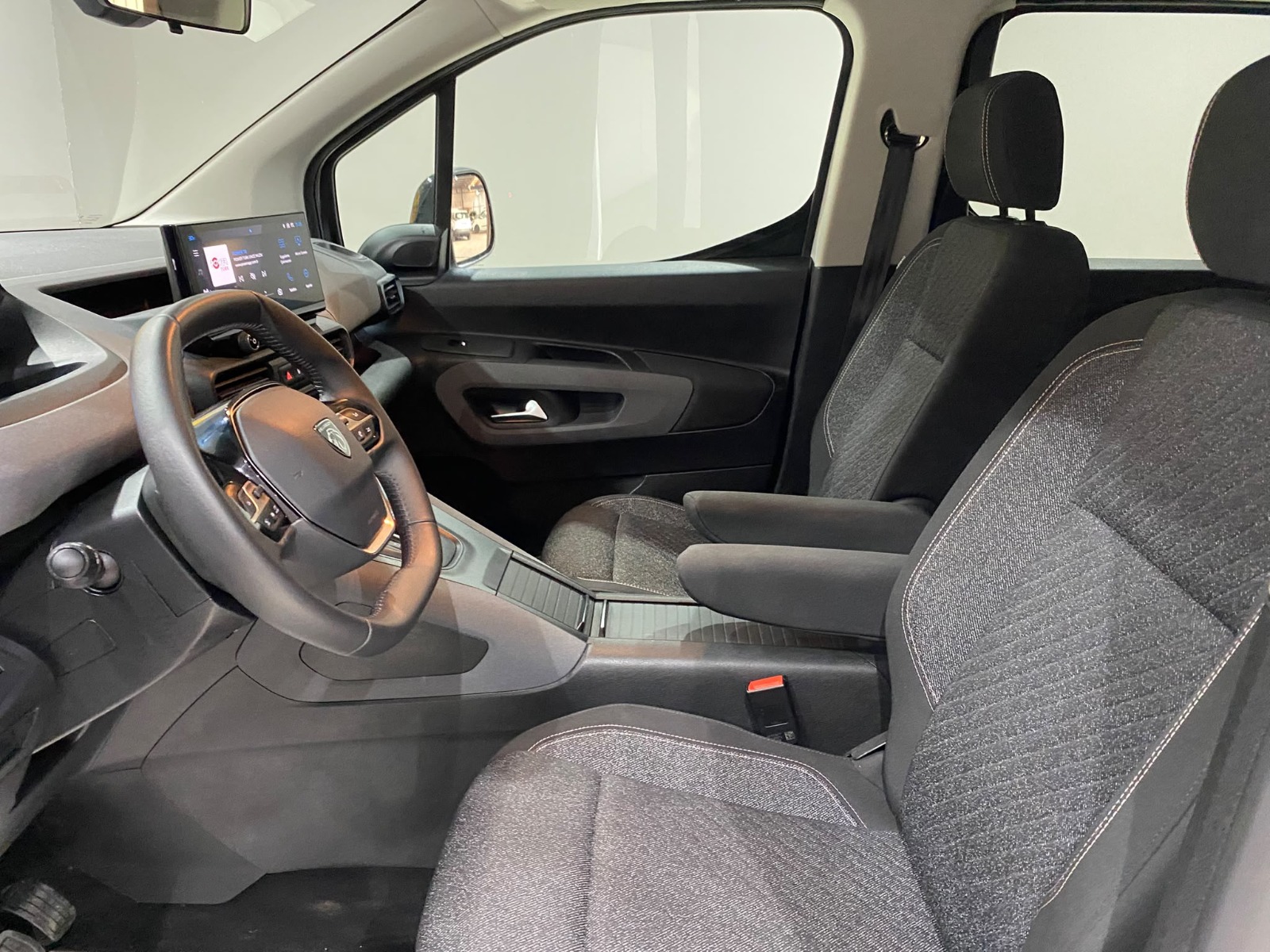 2026 Dizel Otomatik Peugeot Rifter Beyaz Gürel Tasarım Aksesuar Otomotiv San. Tic. Ltd. Şti.