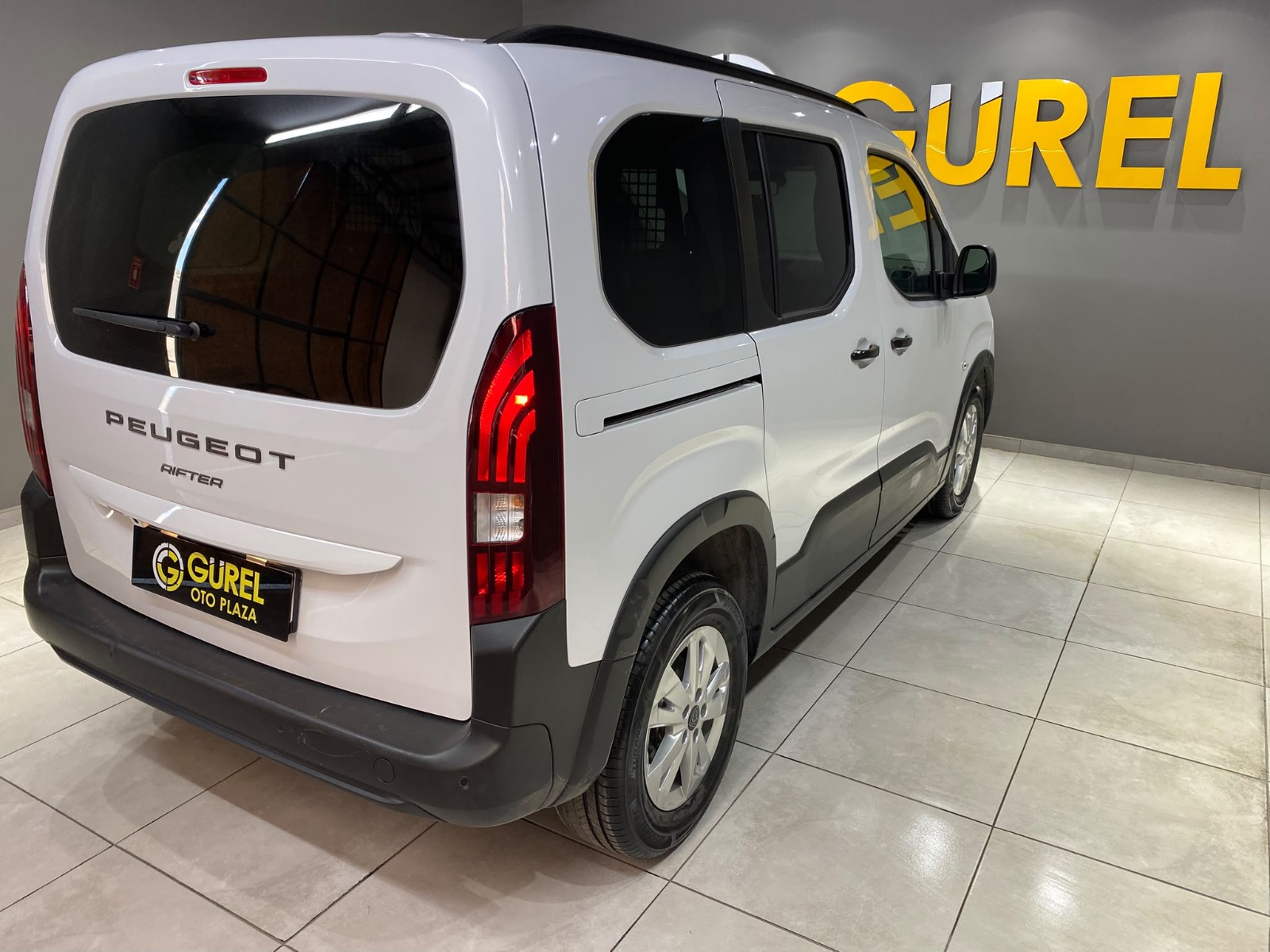 2026 Dizel Otomatik Peugeot Rifter Beyaz Gürel Tasarım Aksesuar Otomotiv San. Tic. Ltd. Şti.