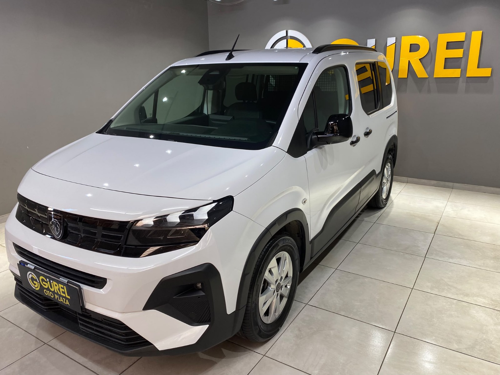 2026 Dizel Otomatik Peugeot Rifter Beyaz Gürel Tasarım Aksesuar Otomotiv San. Tic. Ltd. Şti.