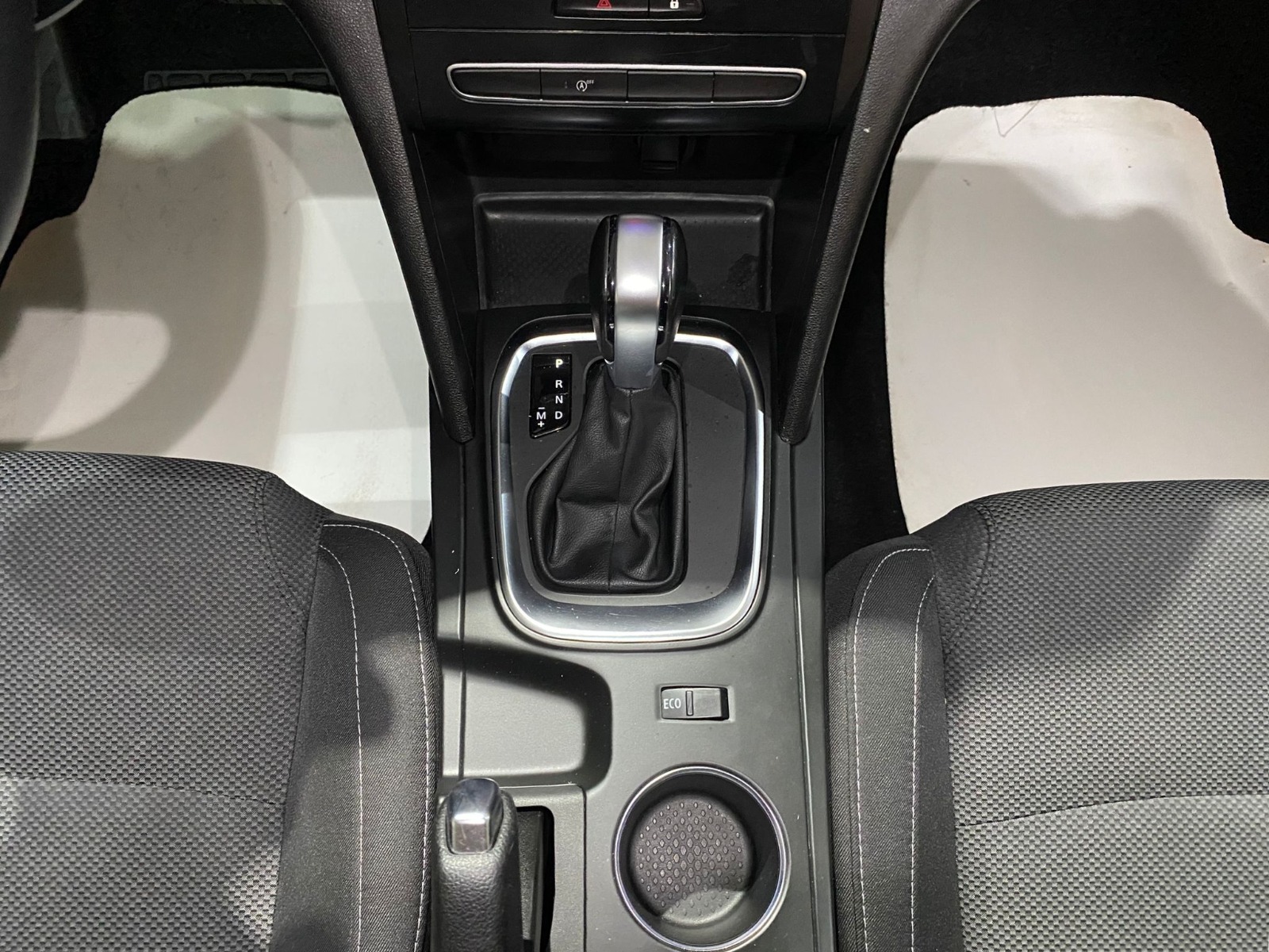 2021 Benzin Otomatik Renault Megane Beyaz Gürel Tasarım Aksesuar Otomotiv San. Tic. Ltd. Şti.