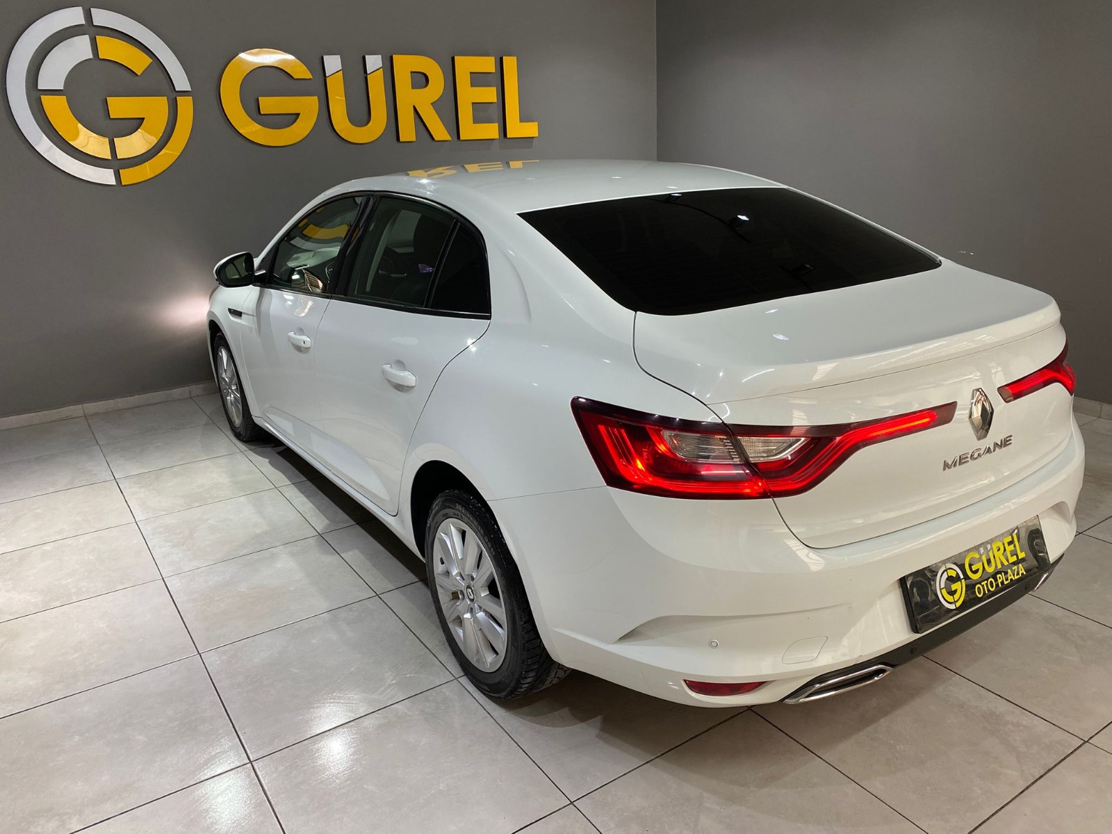 2021 Benzin Otomatik Renault Megane Beyaz Gürel Tasarım Aksesuar Otomotiv San. Tic. Ltd. Şti.